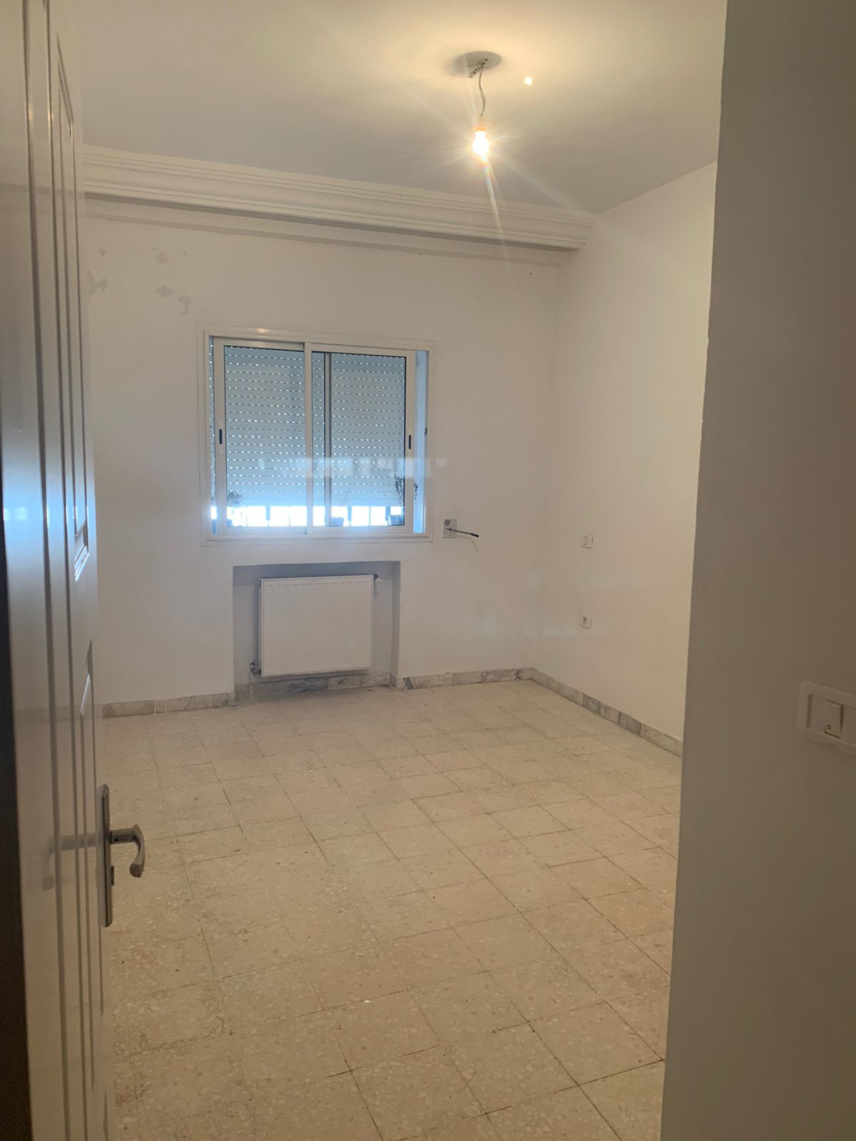 Ariana Ville&nbsp;Ariana&nbsp;Location&nbsp;Appart. 2 pi�ces&nbsp;Apparemment  s plus 1 neuf