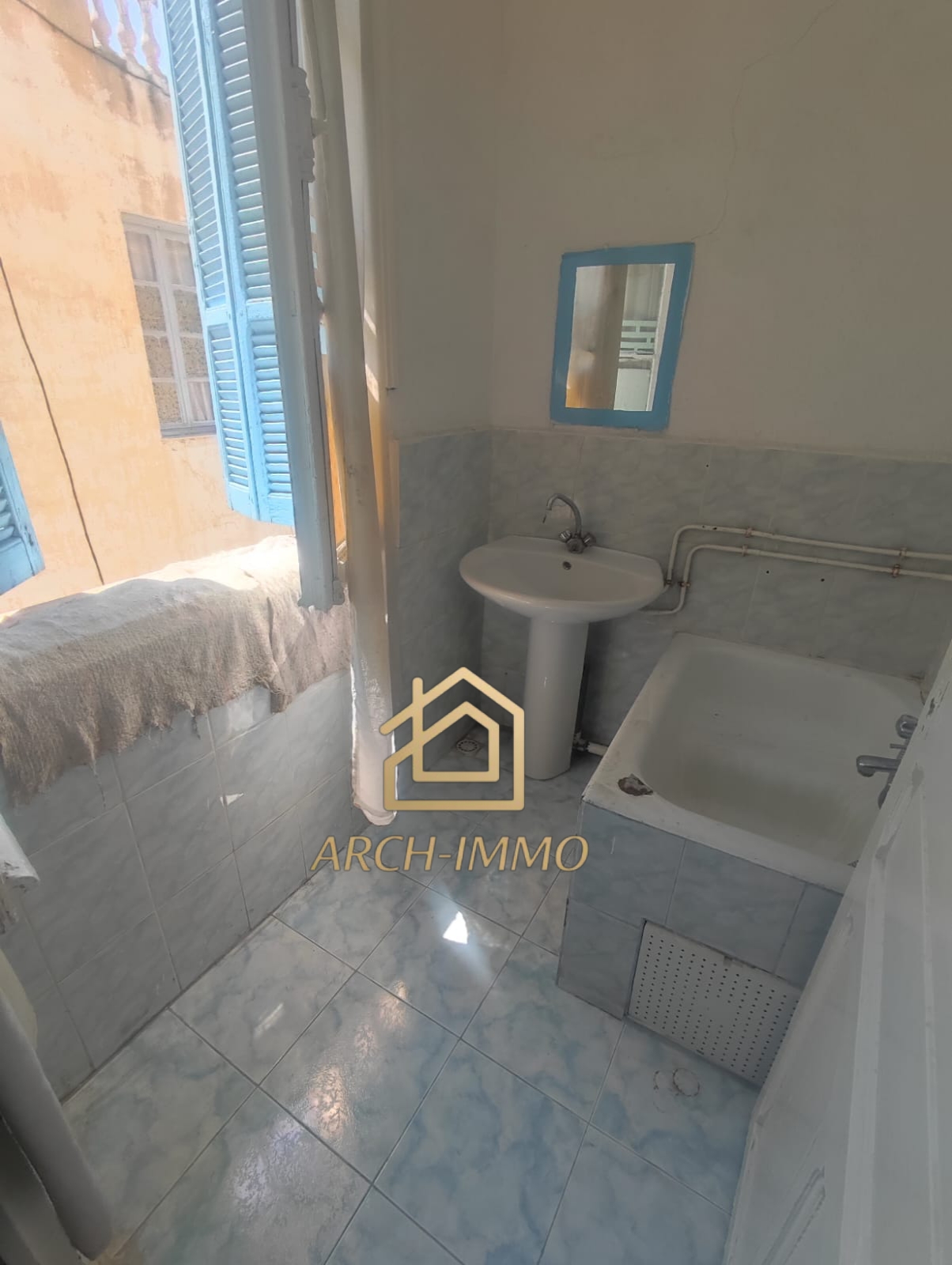 Bab Bhar&nbsp;Habib Thameur&nbsp;Location&nbsp;Appart. 2 pi�ces&nbsp;Studio meubl� hall 1 au passage