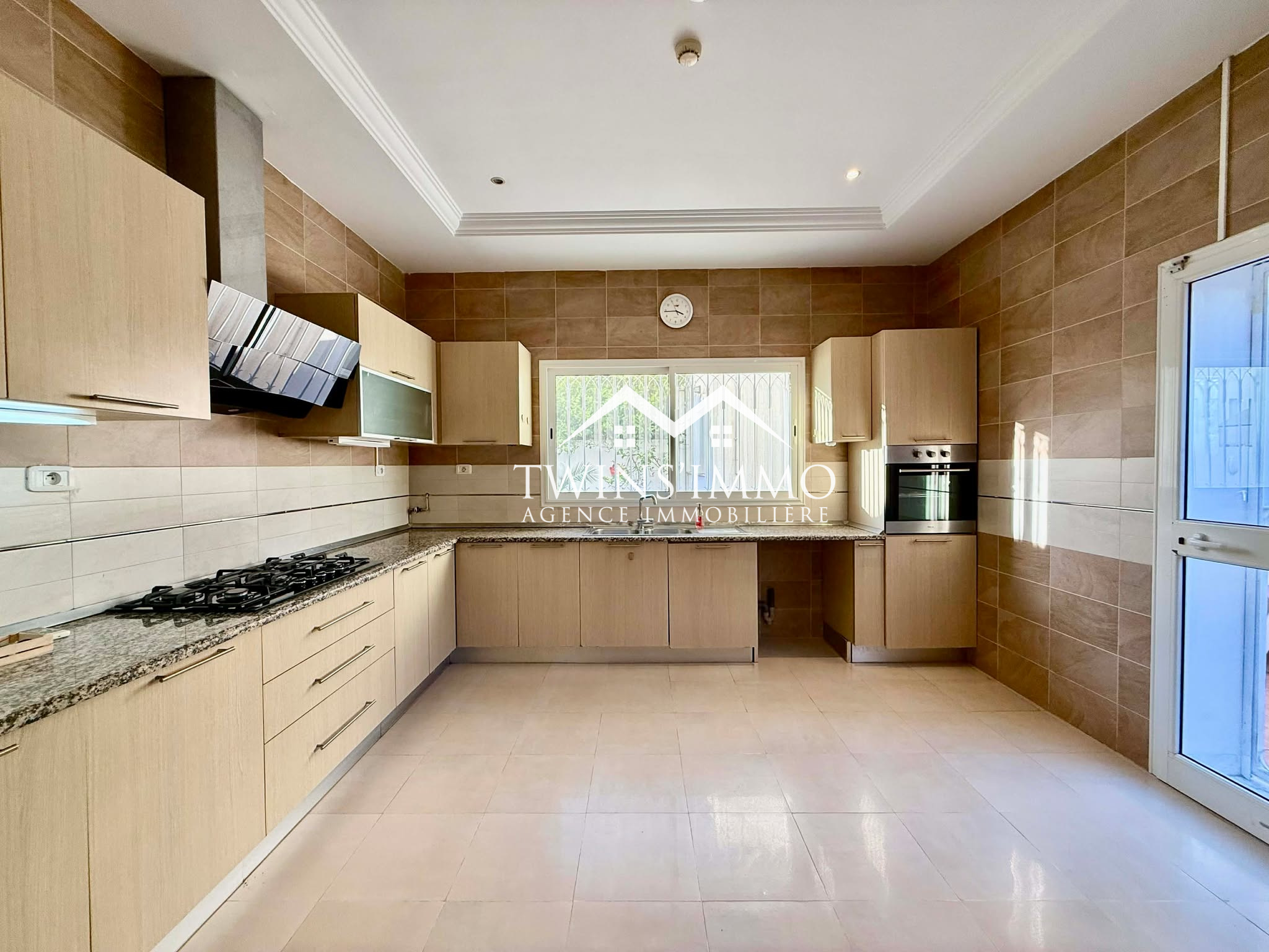 La Marsa&nbsp;Gammart&nbsp;Location&nbsp;Maisons&nbsp;Villa avec jardin et piscine � gammarth