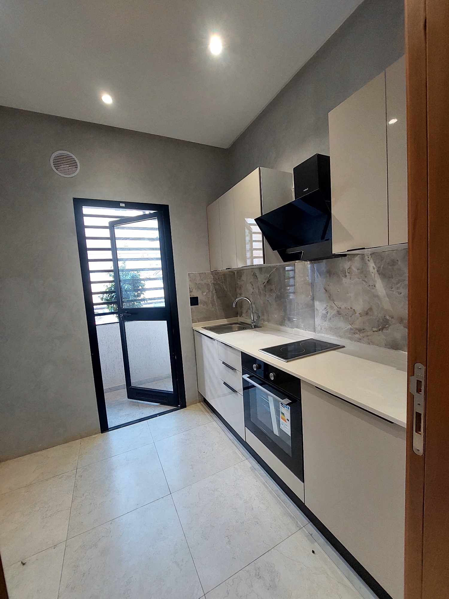 La Marsa&nbsp;El Aouina&nbsp;Location&nbsp;Appart. 2 pi�ces&nbsp;S plus 1 rdc ain zaghouan