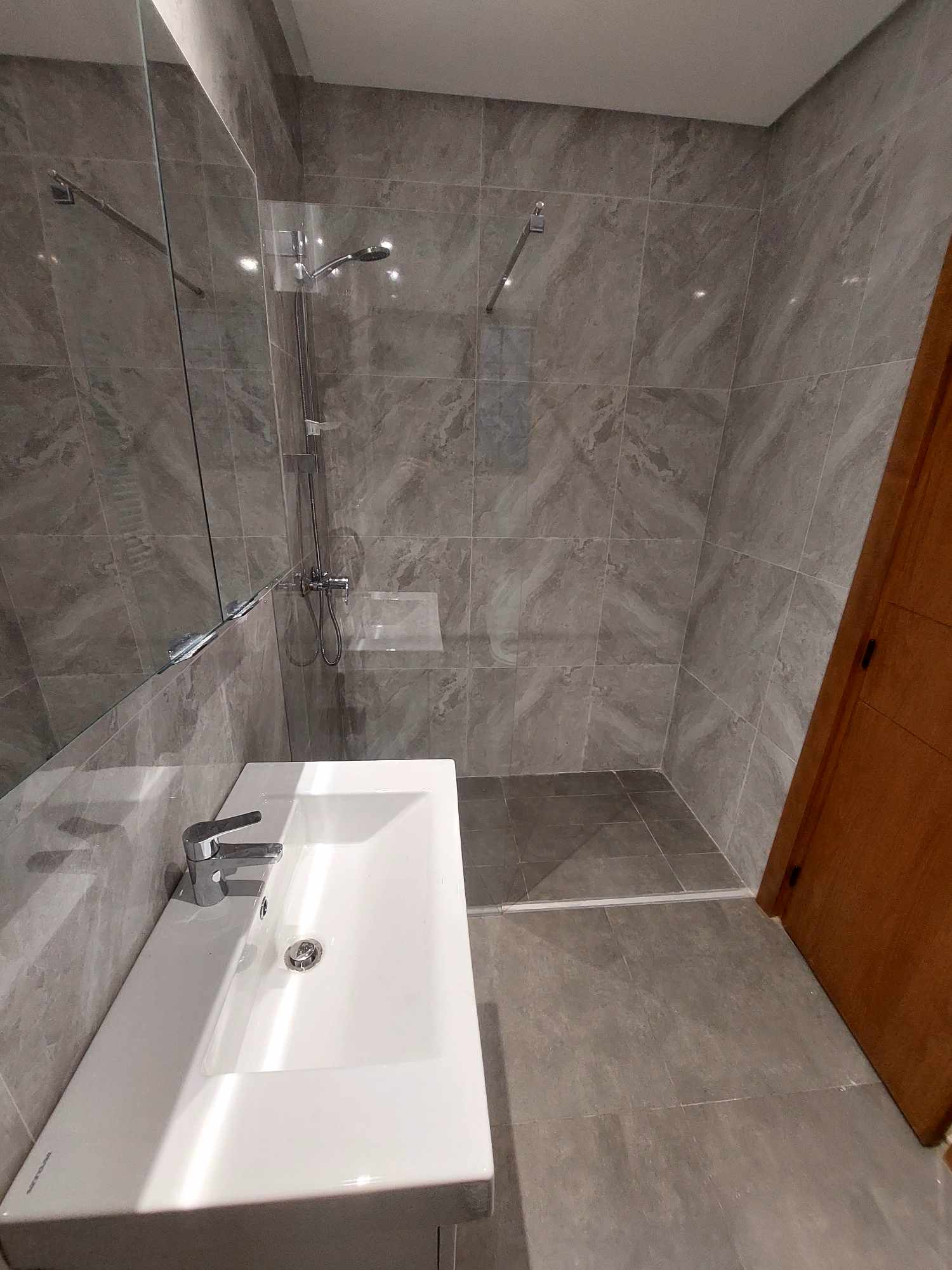 La Marsa&nbsp;El Aouina&nbsp;Location&nbsp;Appart. 2 pi�ces&nbsp;S plus 1 rdc ain zaghouan