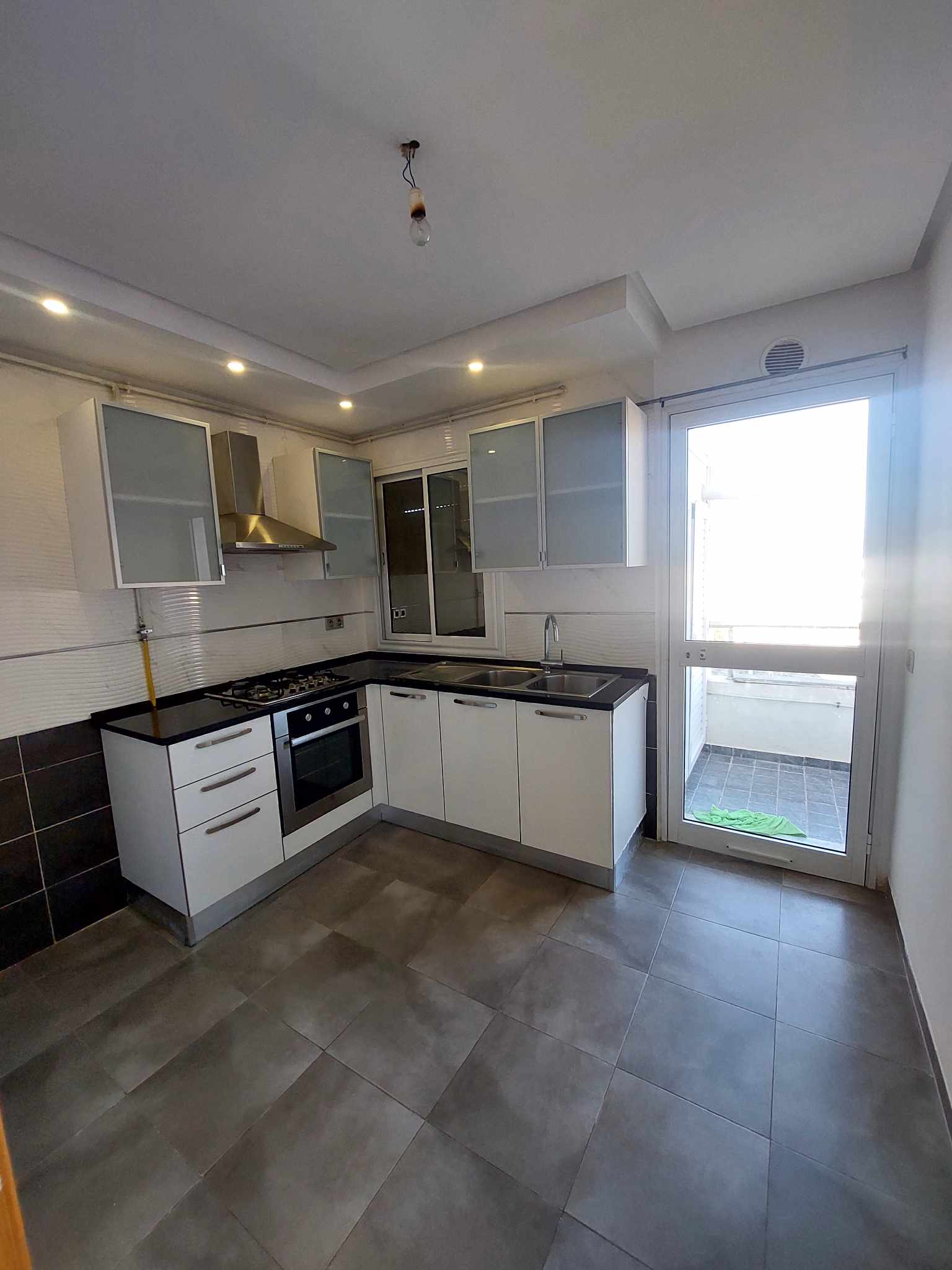 La Goulette&nbsp;Kheireddine&nbsp;Location&nbsp;Appart. 2 pi�ces&nbsp;S plus 2 avec terrasse la goulette