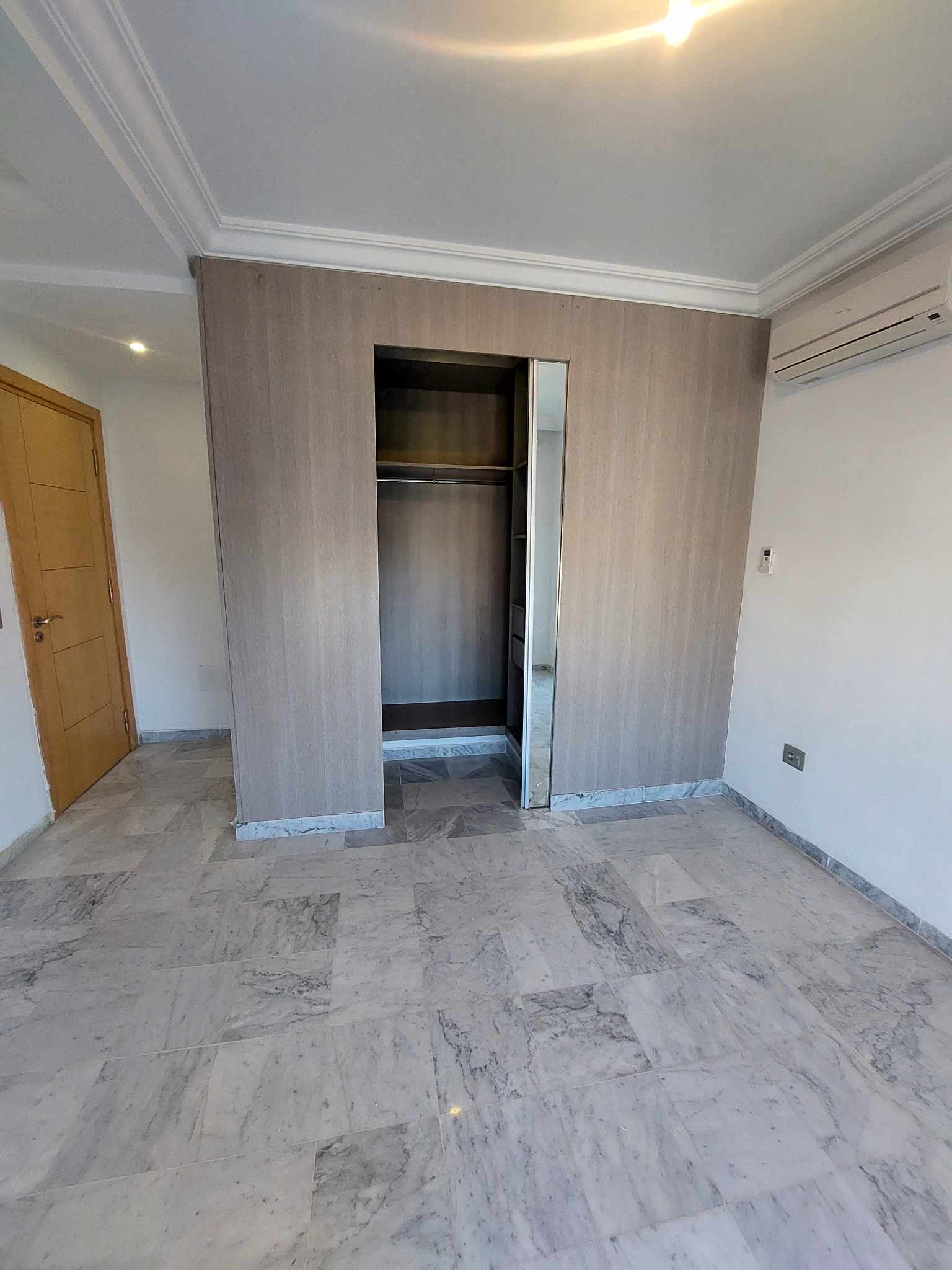 La Goulette&nbsp;Kheireddine&nbsp;Location&nbsp;Appart. 2 pi�ces&nbsp;S plus 2 avec terrasse la goulette