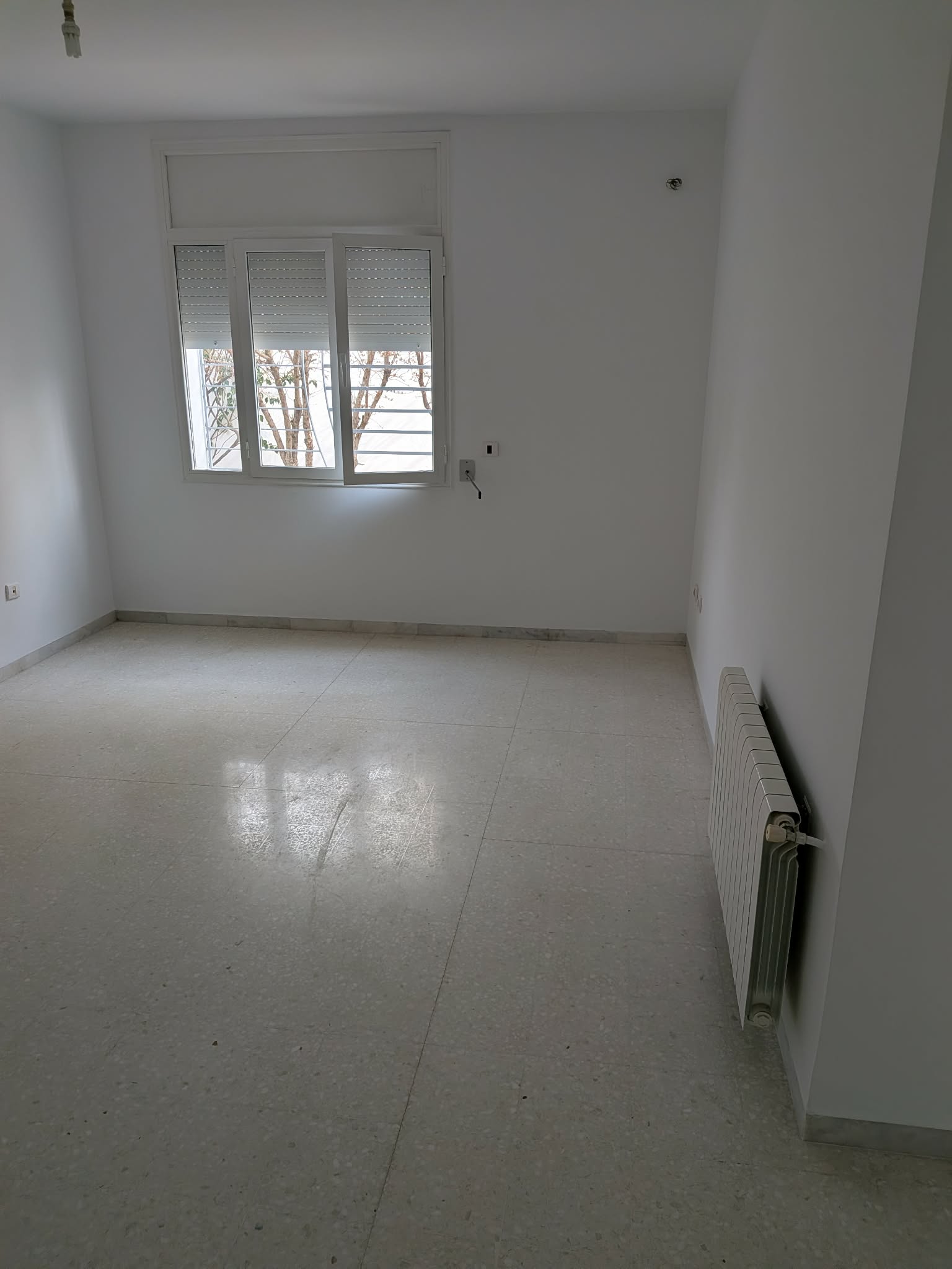 Mnihla&nbsp;Jardins d'el Menzah&nbsp;Location&nbsp;Appart. 3 pi�ces&nbsp;Appartement au rez de jardin d'une villa