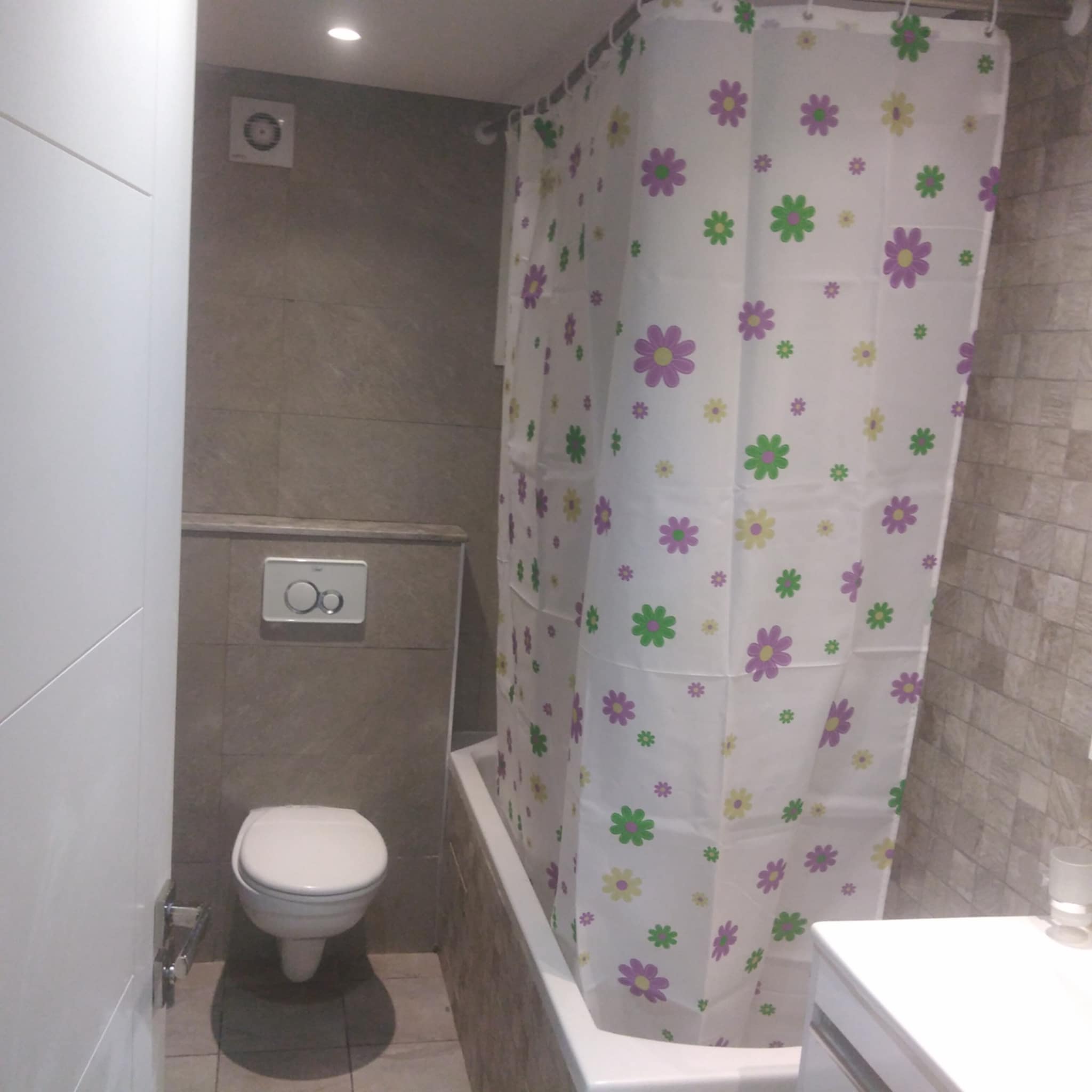 Ain Zaghouan&nbsp;Jardins de Carthage&nbsp;Vente&nbsp;Appart. 5 pi�ces+&nbsp;Jardin carthage s4