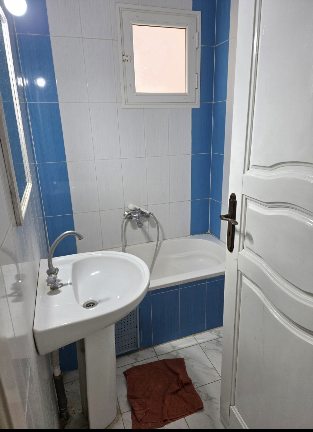 El Menzah&nbsp;El Manar 1&nbsp;Location&nbsp;Appart. 2 pi�ces&nbsp;Etage de villa manar1 10 min de campus