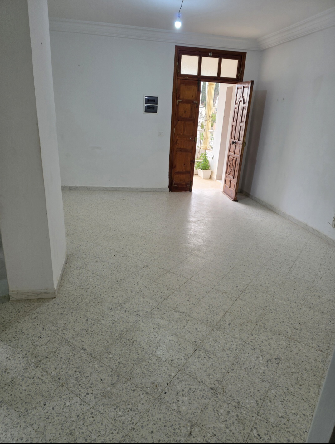 El Menzah&nbsp;El Manar 1&nbsp;Location&nbsp;Appart. 2 pi�ces&nbsp;Etage de villa manar1 10 min de campus