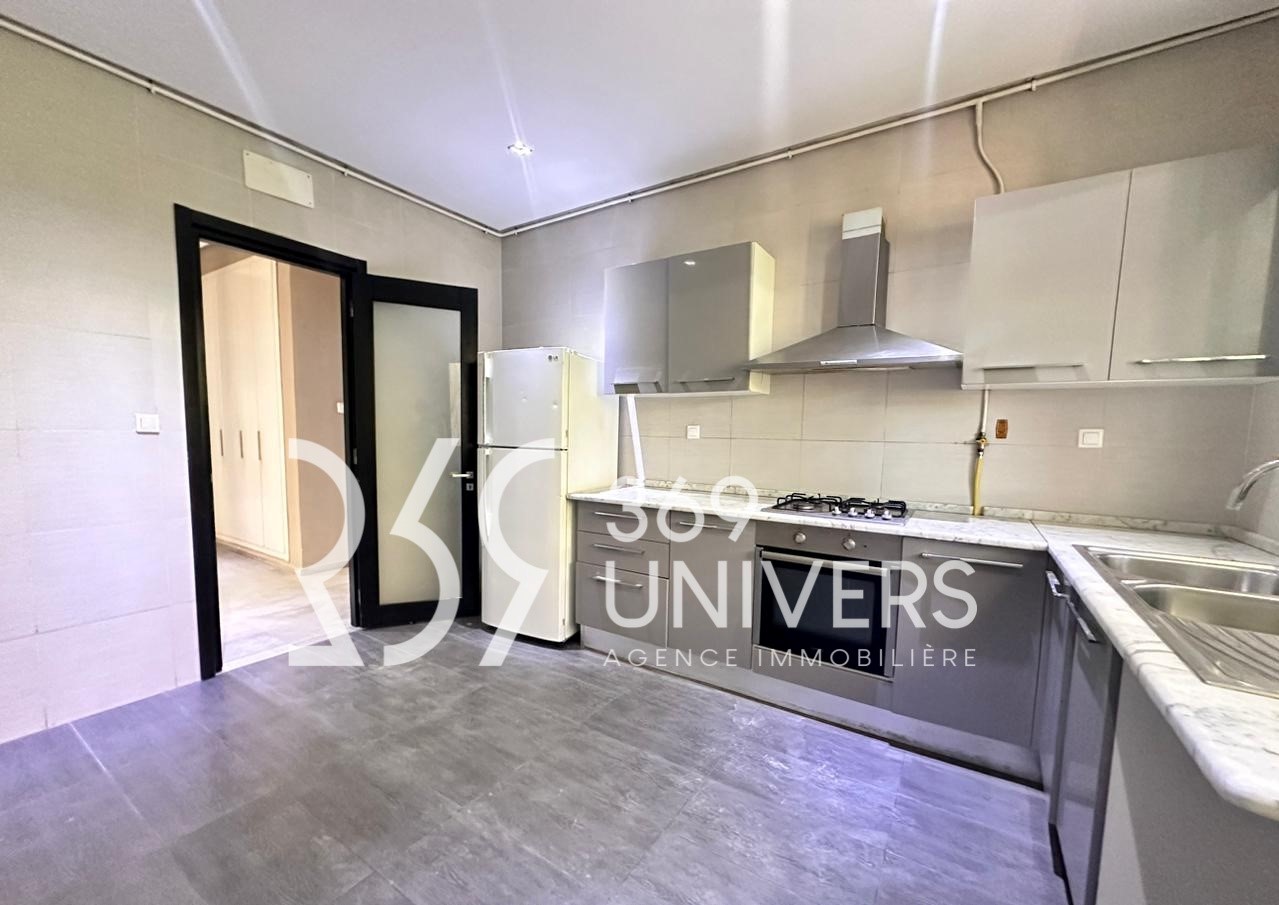 La Marsa&nbsp;Cite Du Stade&nbsp;Location&nbsp;Appart. 3 pi�ces&nbsp;Appartement avec terrasse � la marsa ref ra164