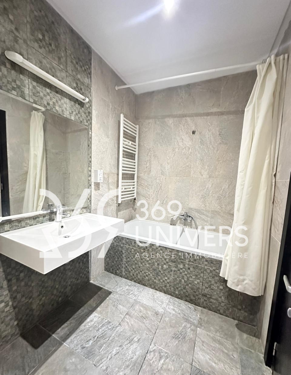 La Marsa&nbsp;Cite Du Stade&nbsp;Location&nbsp;Appart. 3 pi�ces&nbsp;Appartement avec terrasse � la marsa ref ra164