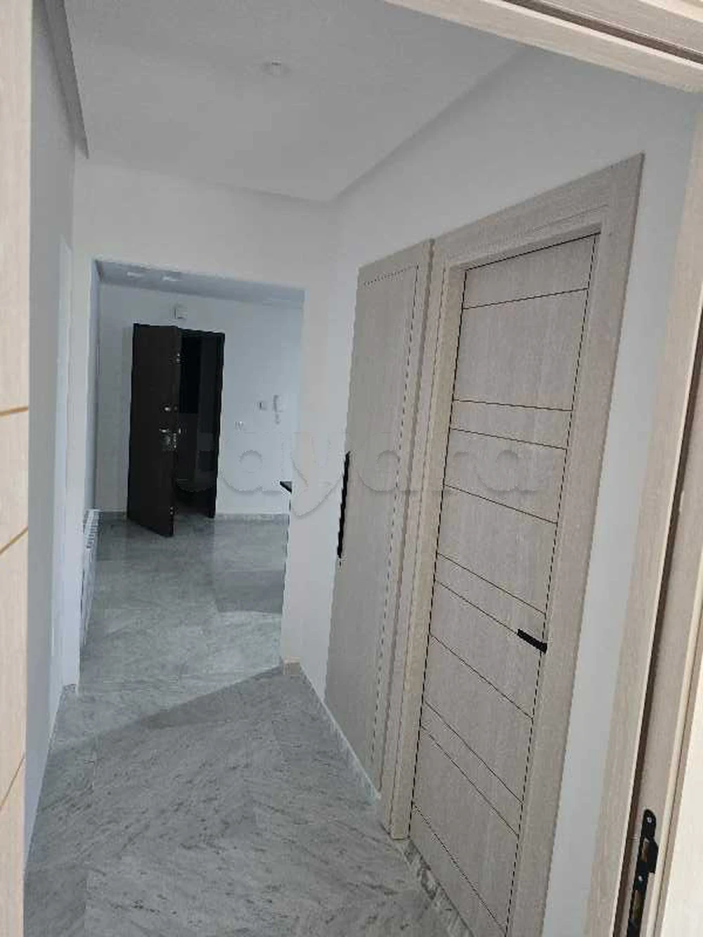 La Marsa&nbsp;El Aouina&nbsp;Location&nbsp;Appart. 1 pi�ce&nbsp;S plus 1 neuf de haut standing