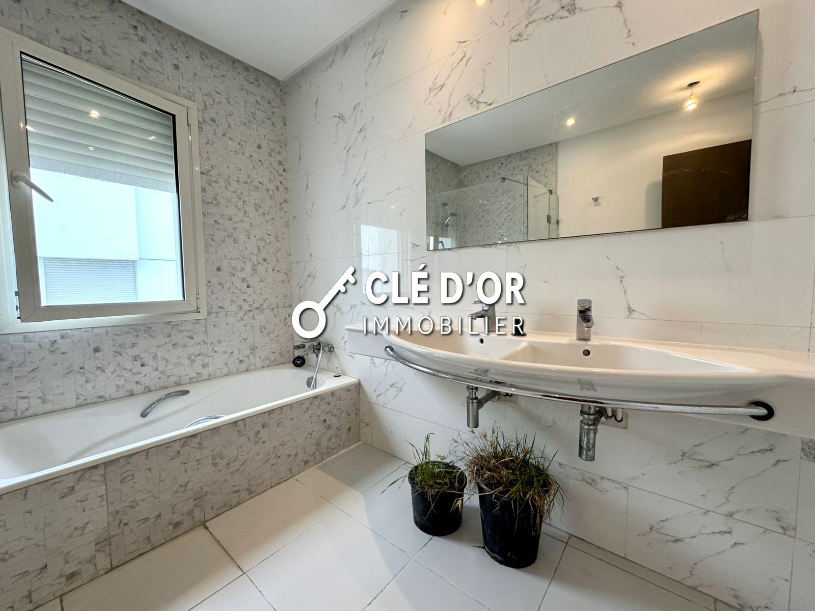 La Marsa&nbsp;Gammart&nbsp;Location&nbsp;Autre&nbsp;Une joli villa avec piscine � gammarth