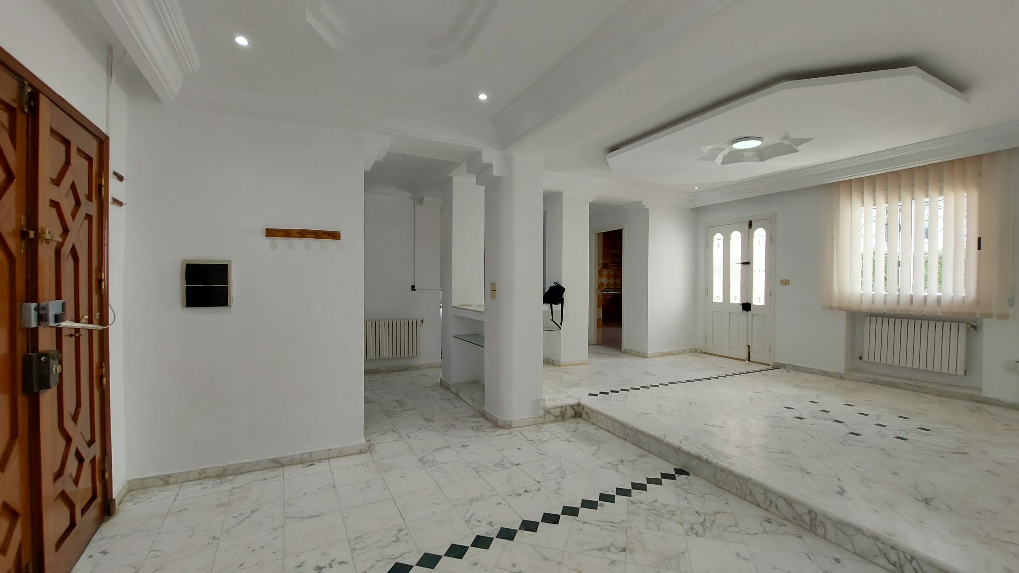 La Marsa&nbsp;Berge Du Lac&nbsp;Location&nbsp;Appart. 4 pi�ces&nbsp;Triplex s4 � usage bureautique au lac 1