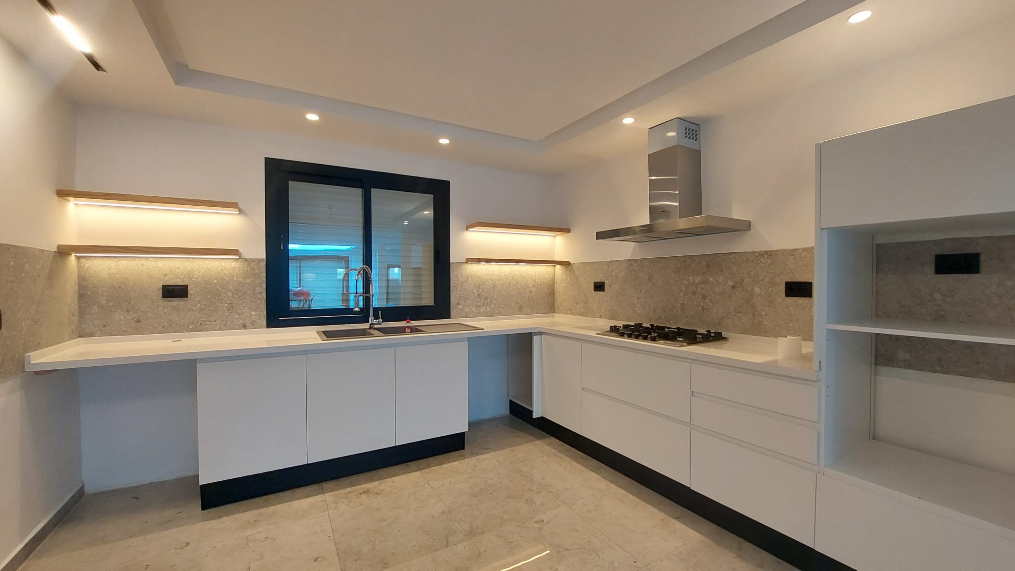 El Menzah&nbsp;Cite Caravelles&nbsp;Location&nbsp;Maisons&nbsp;Magnifique villa neuve  el manar 1