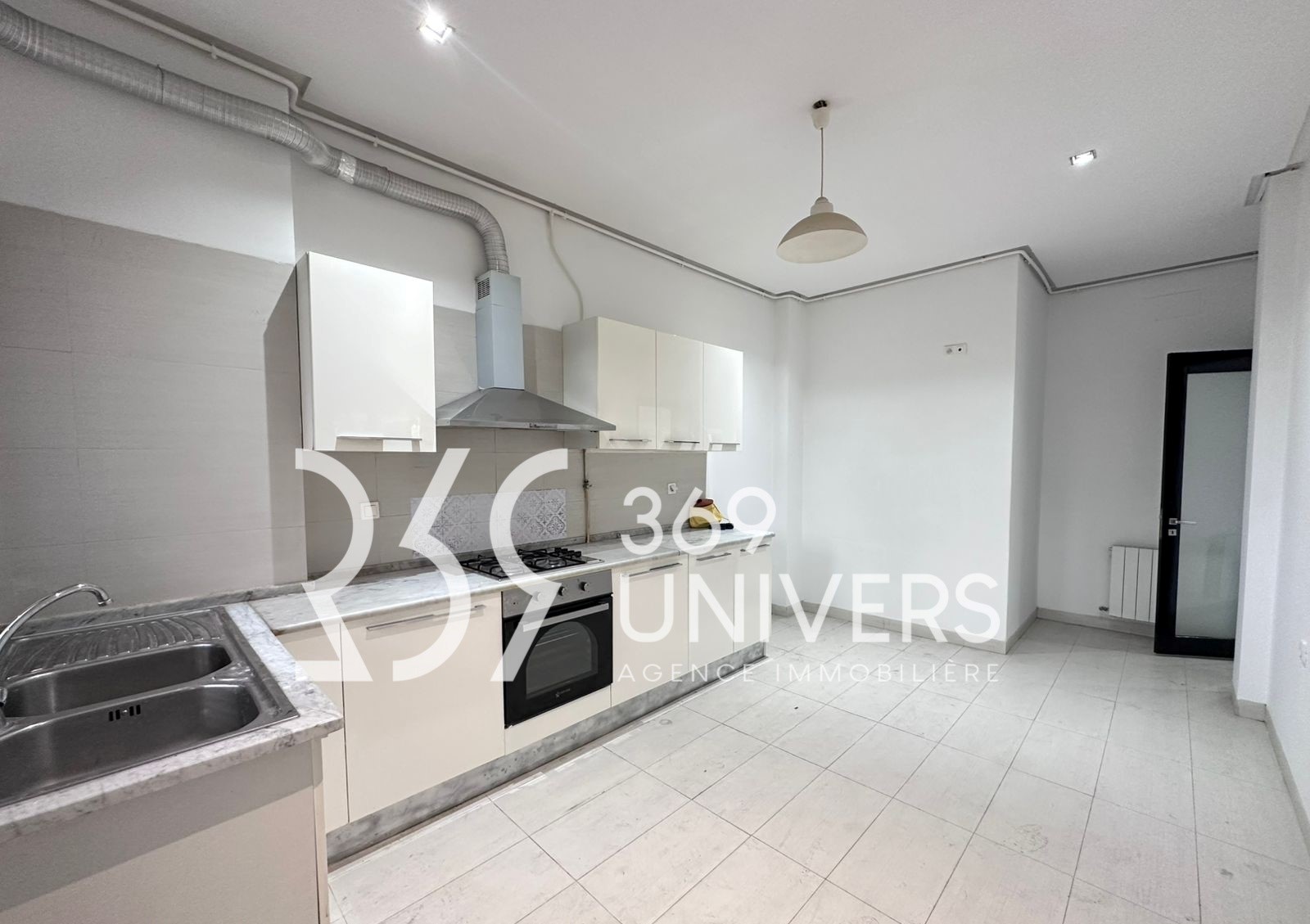 La Marsa&nbsp;Cite Du Stade&nbsp;Location&nbsp;Appart. 4 pi�ces&nbsp;Appartement avec terrasse � la marsa ref ra164