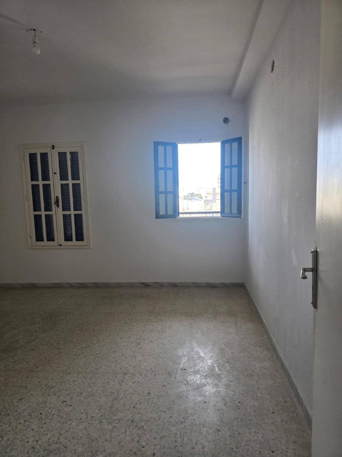 Akouda&nbsp;Chatt Meriem&nbsp;Vente&nbsp;Appart. 2 pi�ces&nbsp;Appartement s3  khezama est plein zone touristique