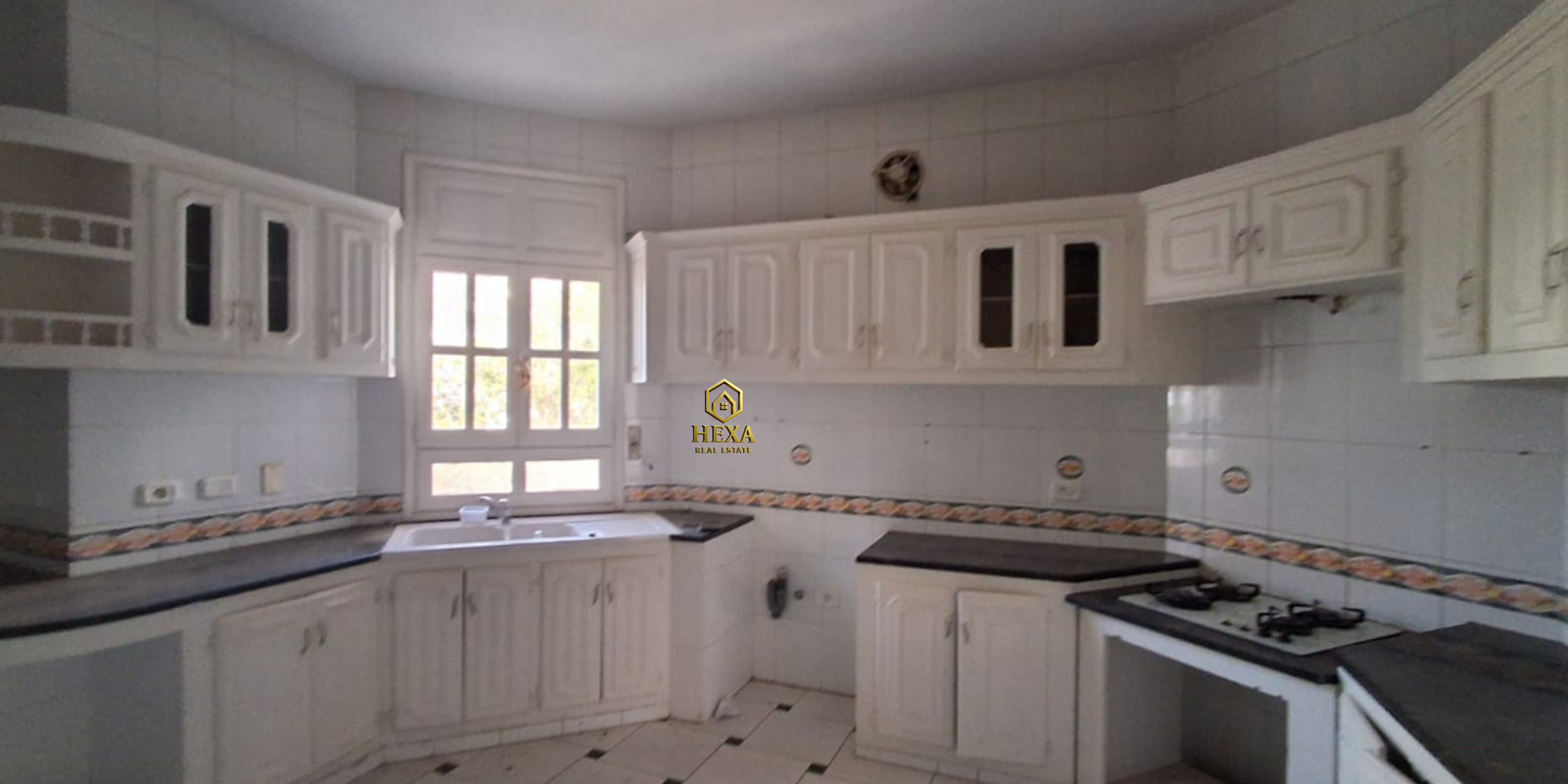 La Marsa&nbsp;Berge Du Lac&nbsp;Location&nbsp;Maisons&nbsp;Villa s8 au lac 1 � usage bureautique avec jardin