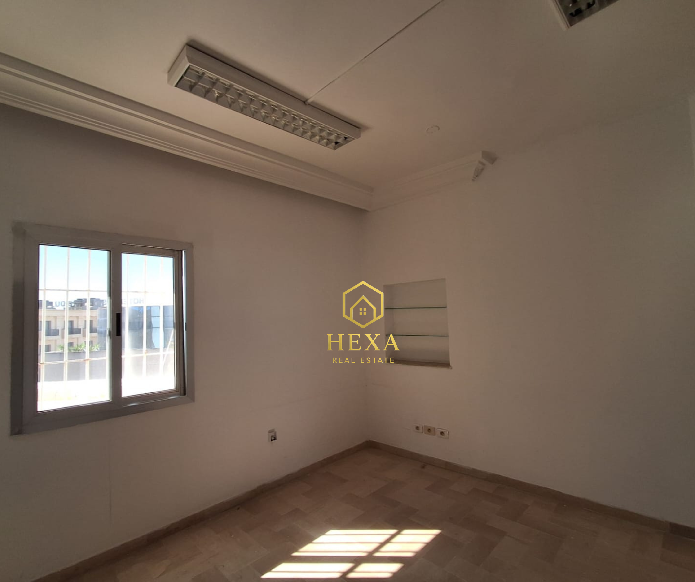 La Marsa&nbsp;Berge Du Lac&nbsp;Location&nbsp;Surfaces&nbsp;Etage d'appartement au lac 1 � usage bureautique