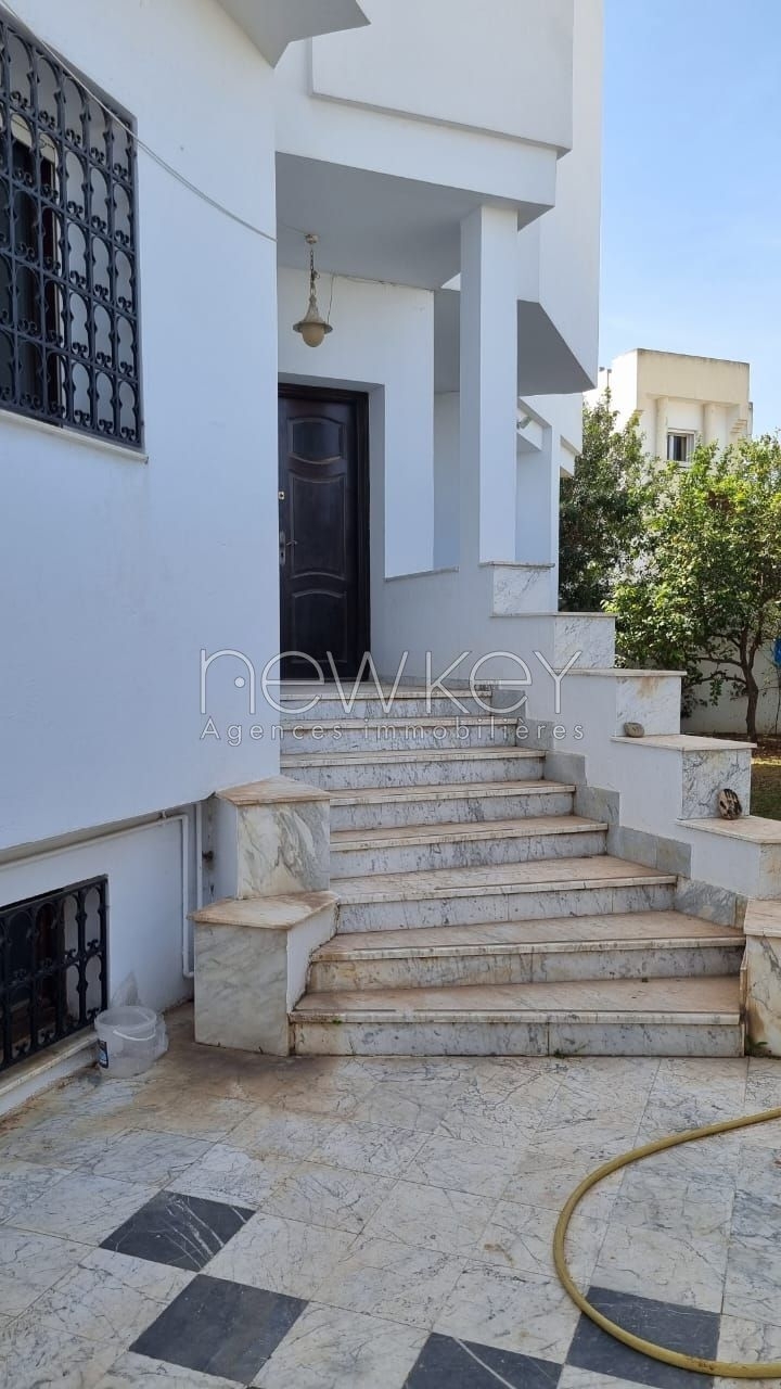 La Marsa&nbsp;Gammart&nbsp;Location&nbsp;Maisons&nbsp;Villa s4 avec jardin � la marsa