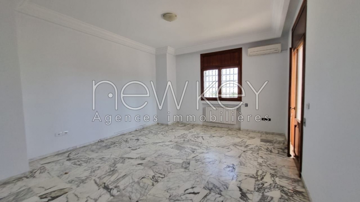 La Marsa&nbsp;Gammart&nbsp;Location&nbsp;Maisons&nbsp;Villa s4 avec jardin � la marsa