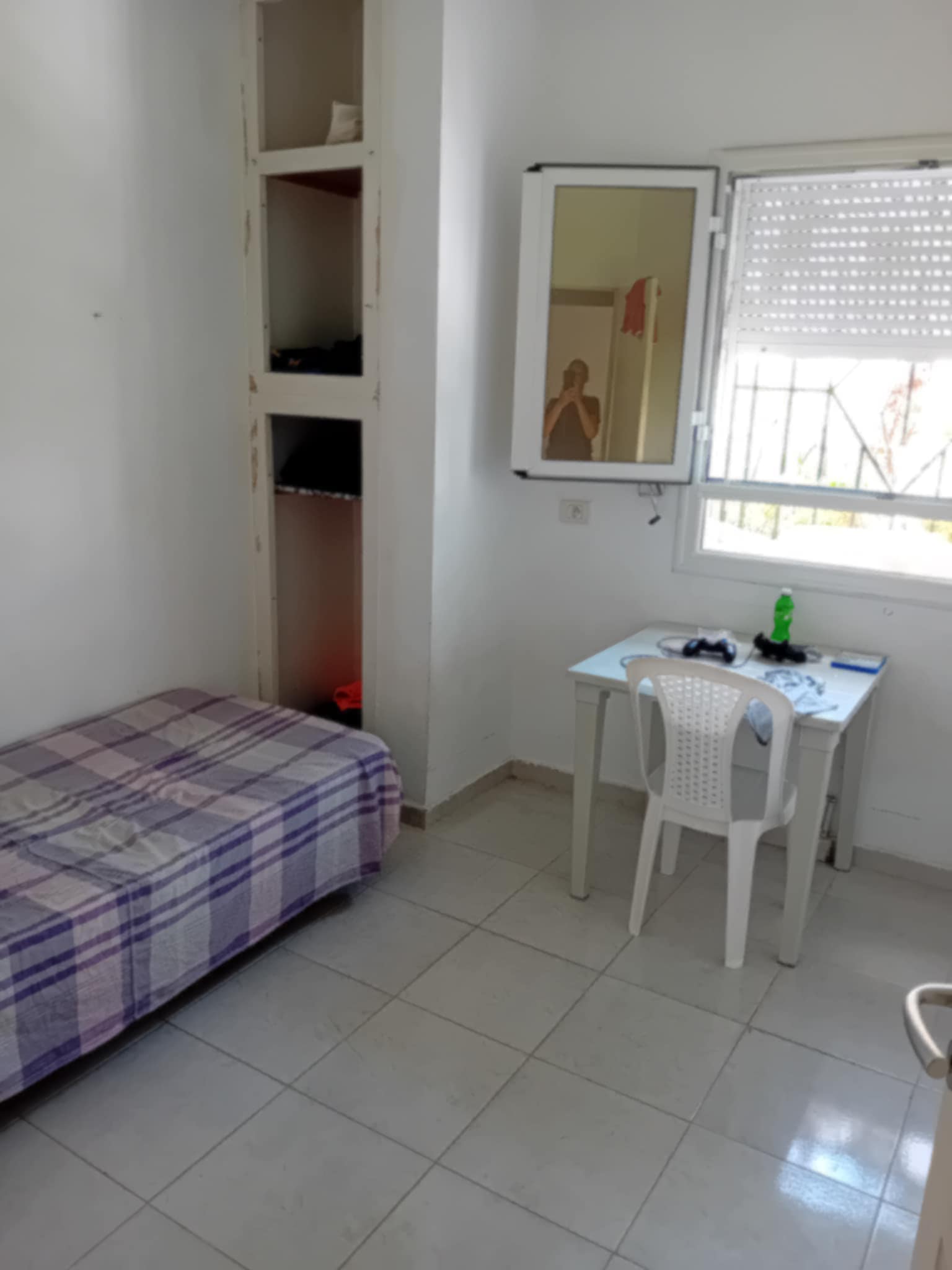 Carthage&nbsp;Salambo&nbsp;Location&nbsp;Appart. 3 pi�ces&nbsp;Chambre indivi pour fille pour l'ann�e scolaire