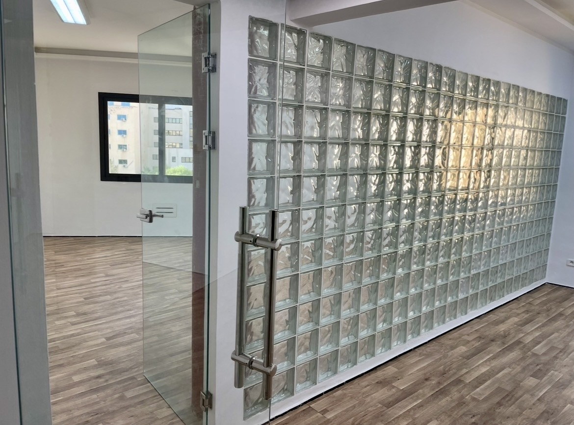 Cite El Khadra&nbsp;Kheireddine Pacha&nbsp;Location&nbsp;Appart. 5 pi�ces+&nbsp;Bureau haute standing 200m2 8 pi�ces