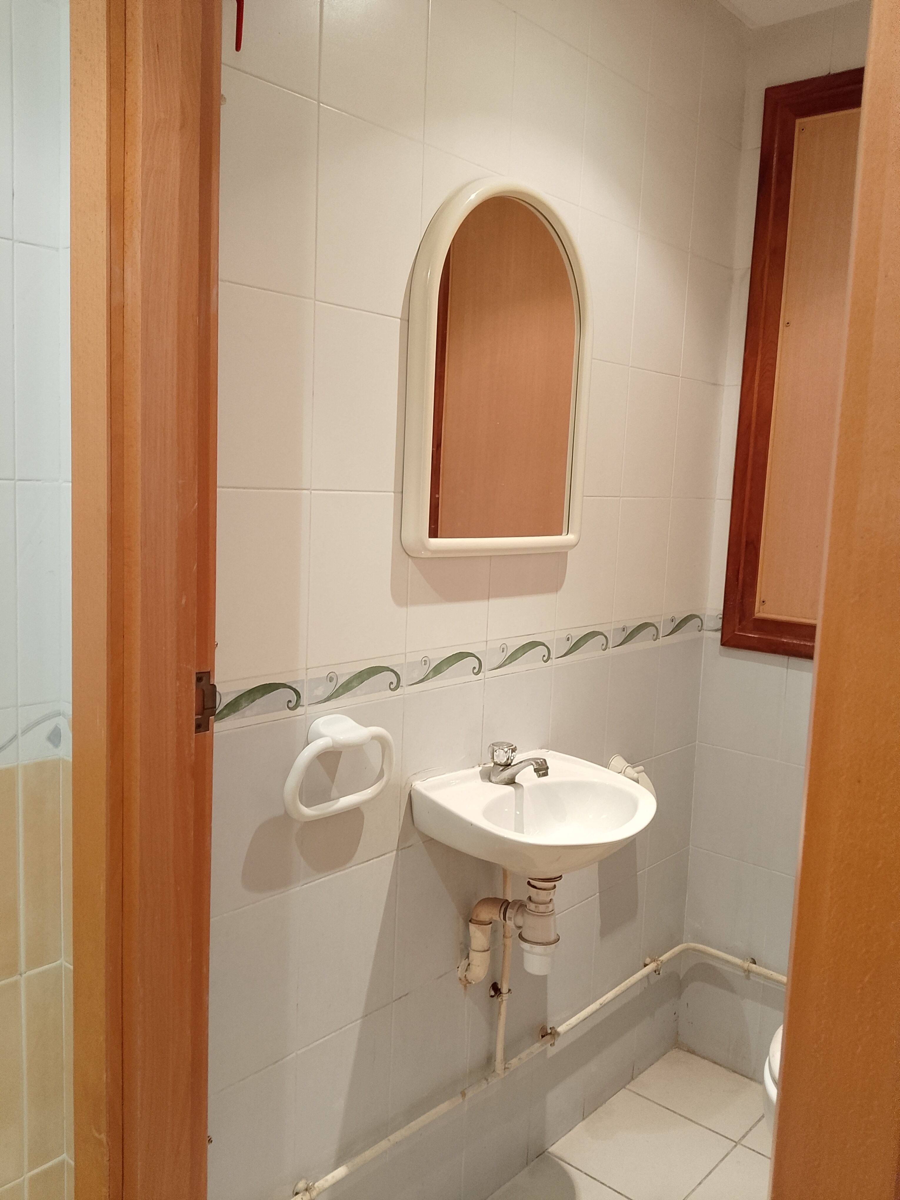 El Menzah&nbsp;Tunis Belvedere&nbsp;Bureaux & Commerces&nbsp;Bureau&nbsp;Bureau moderne hall deux pi�ces au rdc