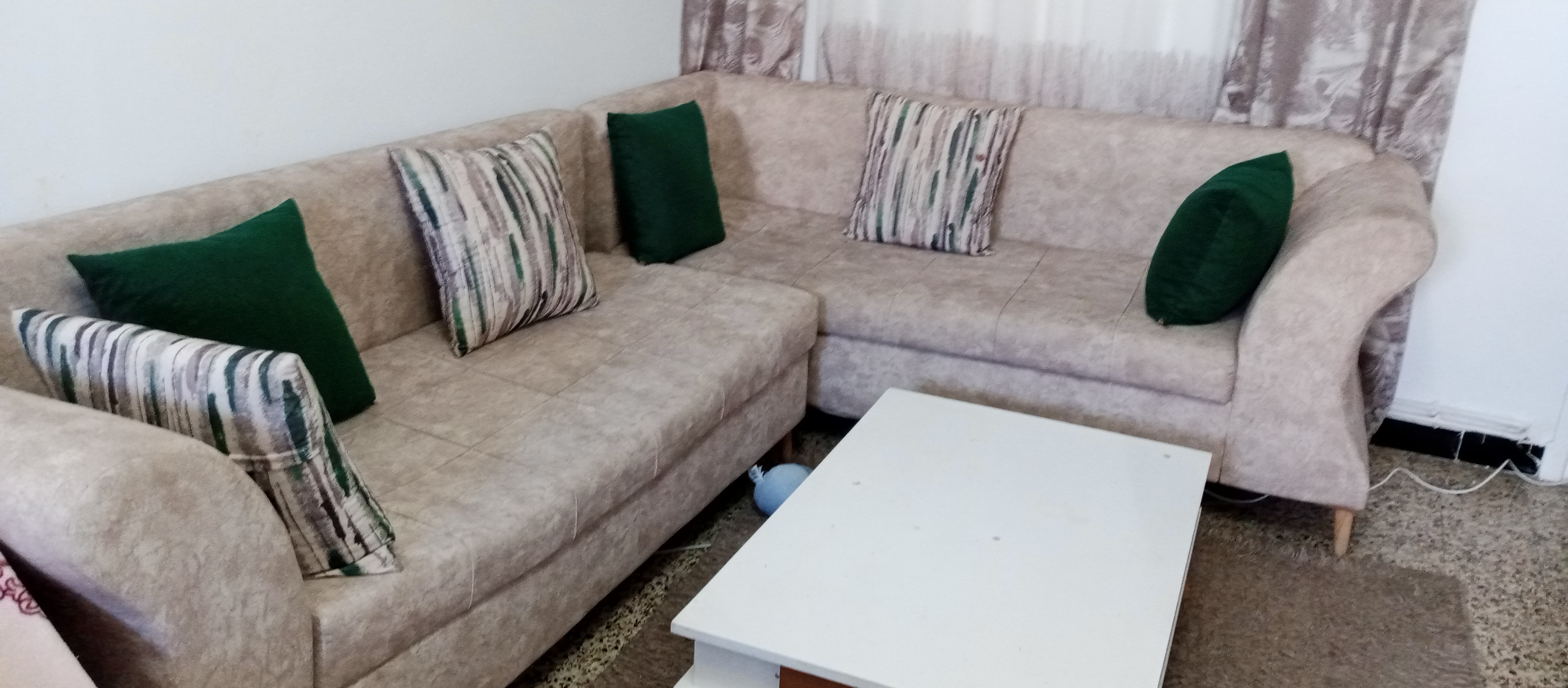 El Menzah&nbsp;El Menzah 1&nbsp;Salon - Salle � manger &nbsp;Salons&nbsp;Salon 7 places