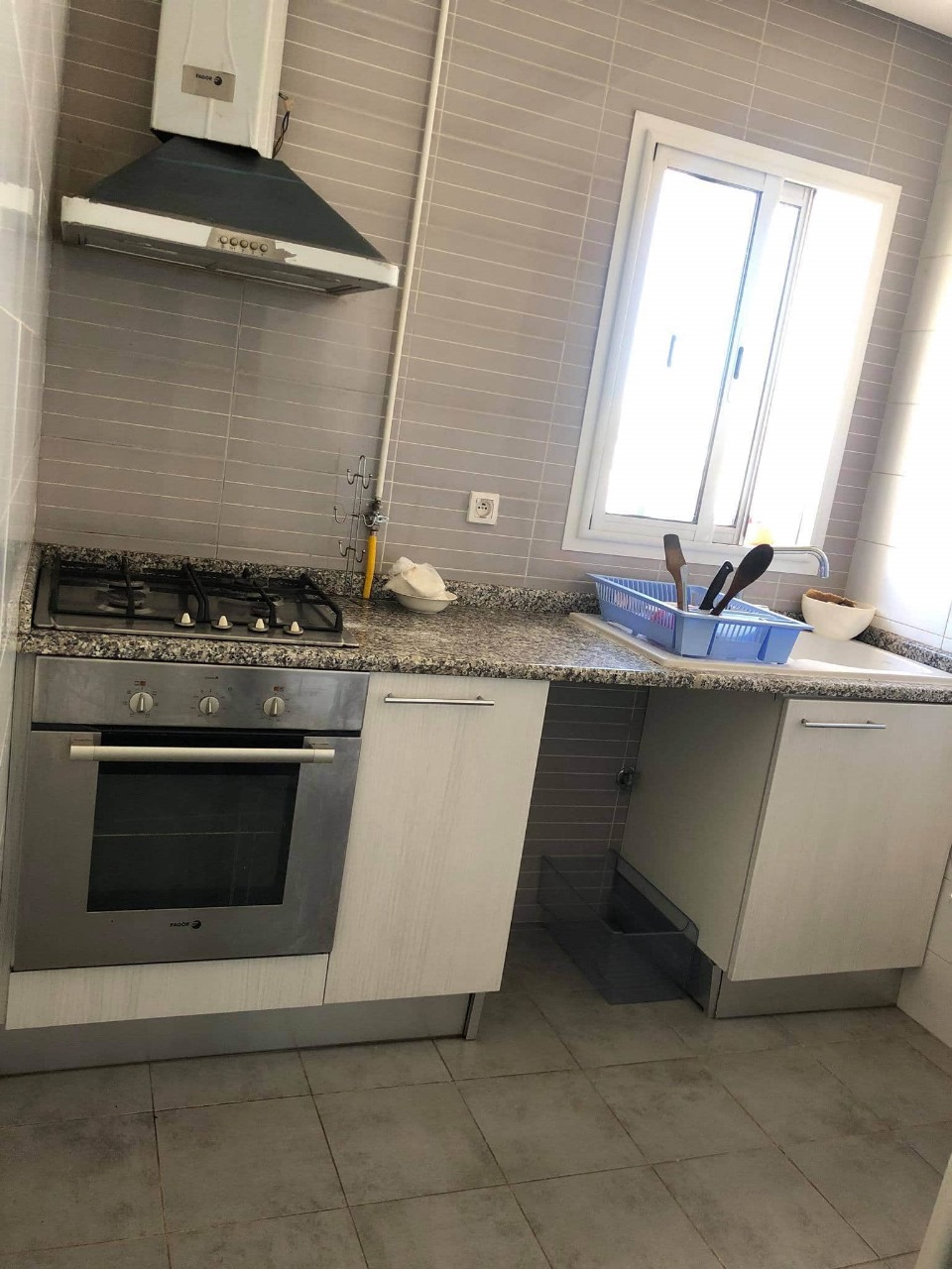 Raoued&nbsp;Ariana Essoughra&nbsp;Location&nbsp;Appart. 1 pi�ce&nbsp;Pour fille s1 r�sidence galaxy c�t� esprit