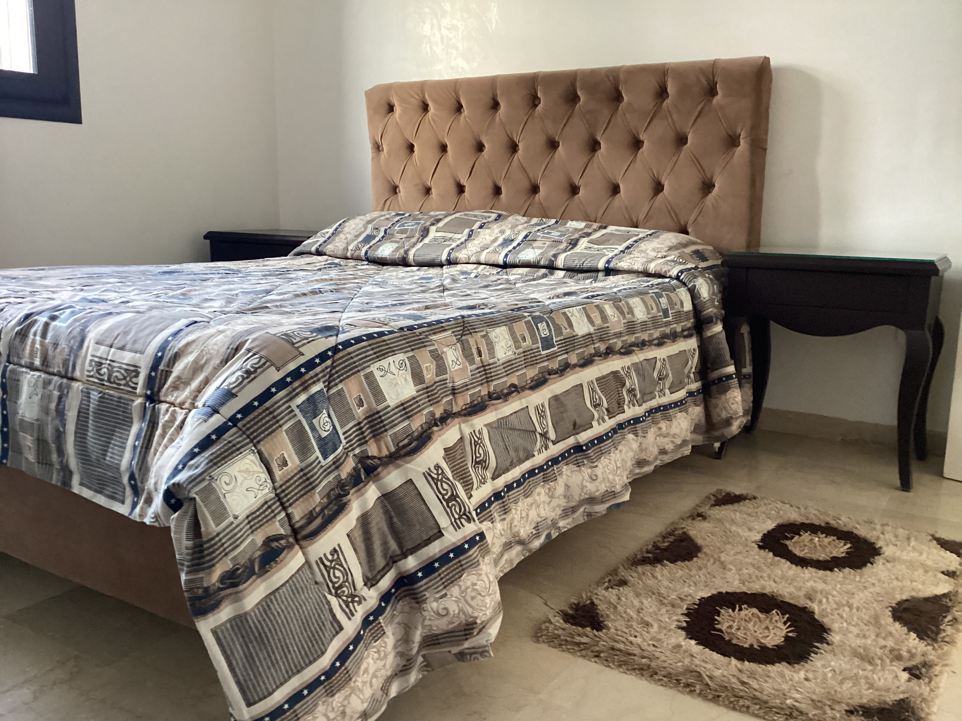 La Soukra&nbsp;La Soukra&nbsp;Chambres � coucher&nbsp;Chambres � coucher&nbsp;Lit capitonn�