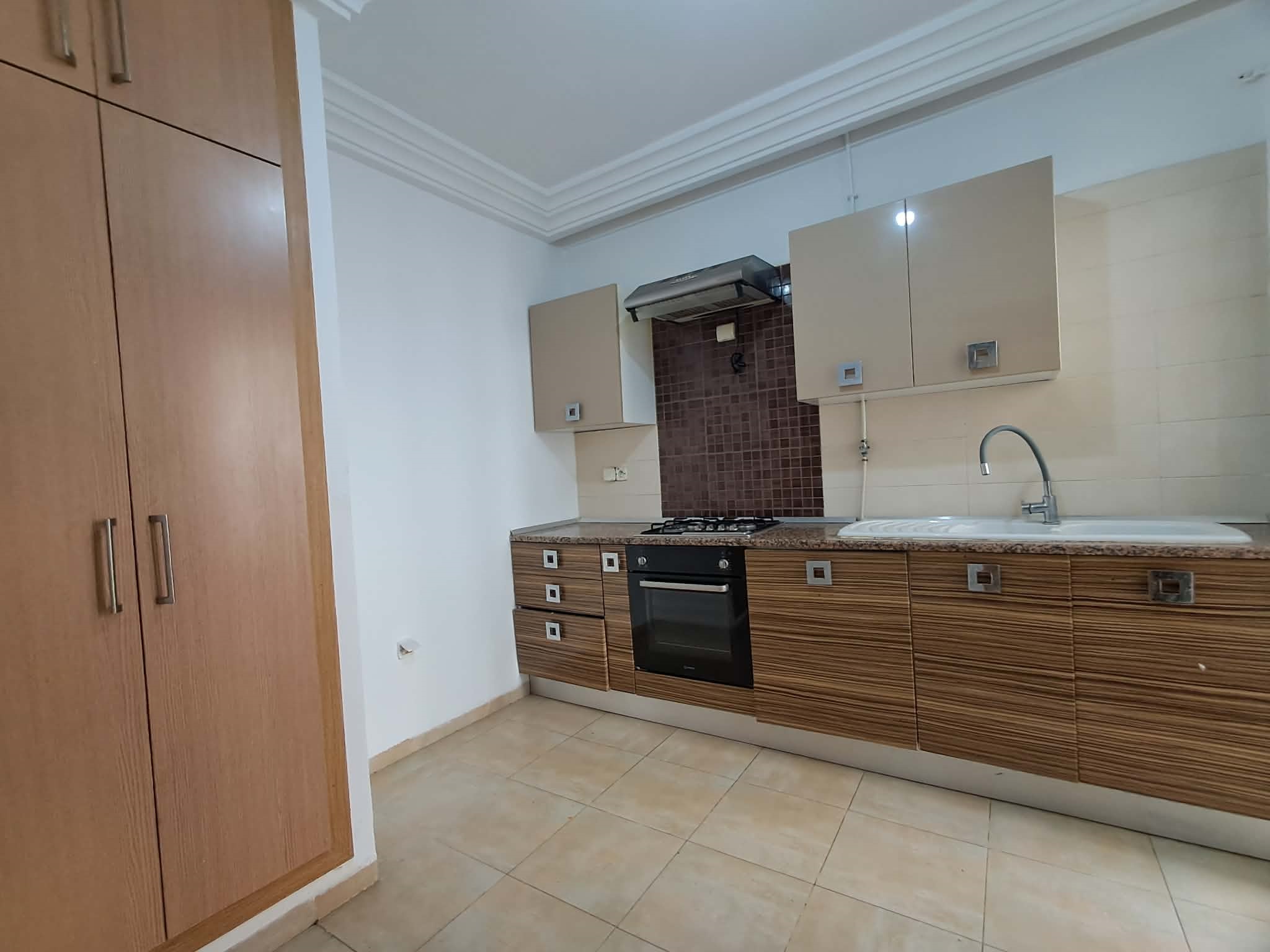 La Marsa&nbsp;El Aouina&nbsp;Location&nbsp;Appart. 1 pi�ce&nbsp;S plus 1 wahat e l aouina