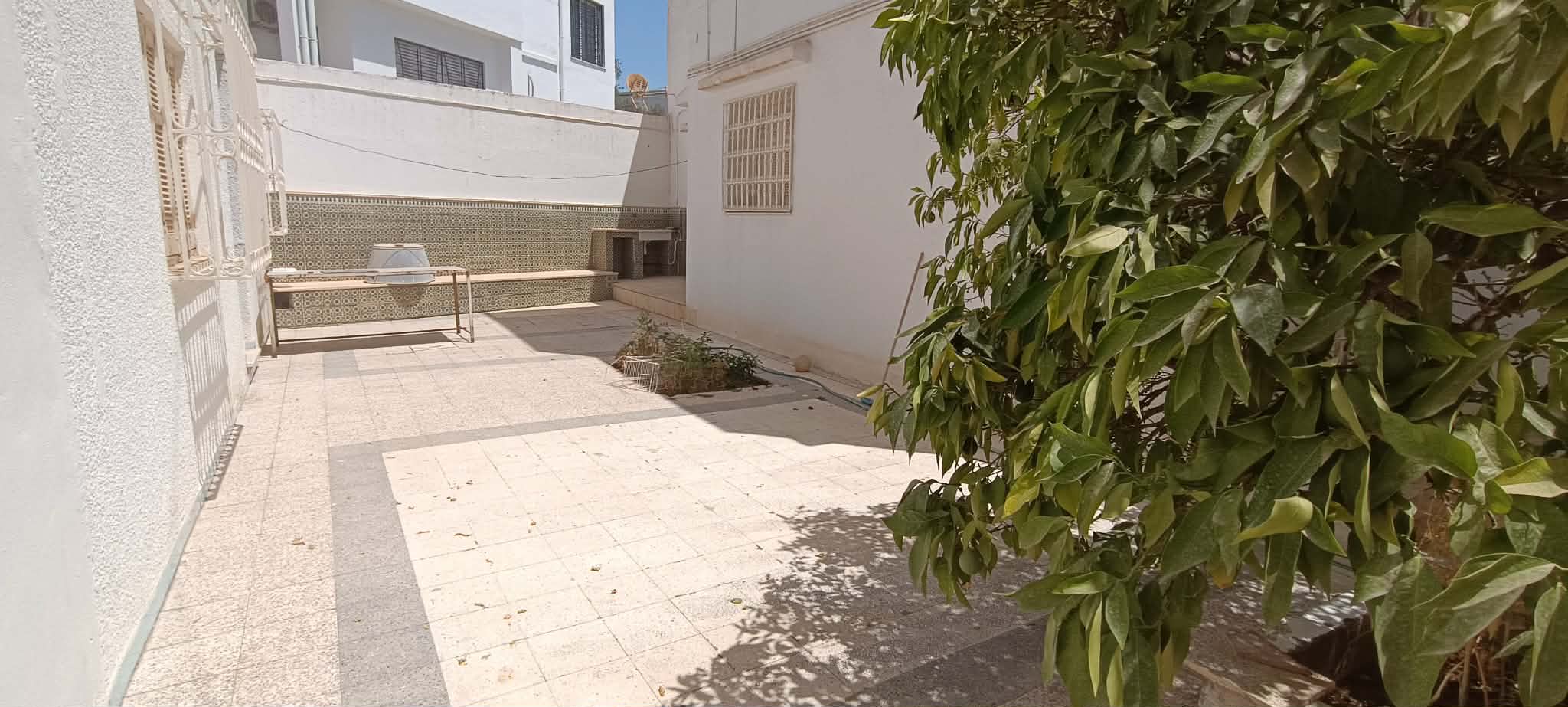 El Menzah&nbsp;Mutuelle Ville&nbsp;Location&nbsp;Appart. 4 pi�ces&nbsp;Spacieux etage de villa mutuelleville