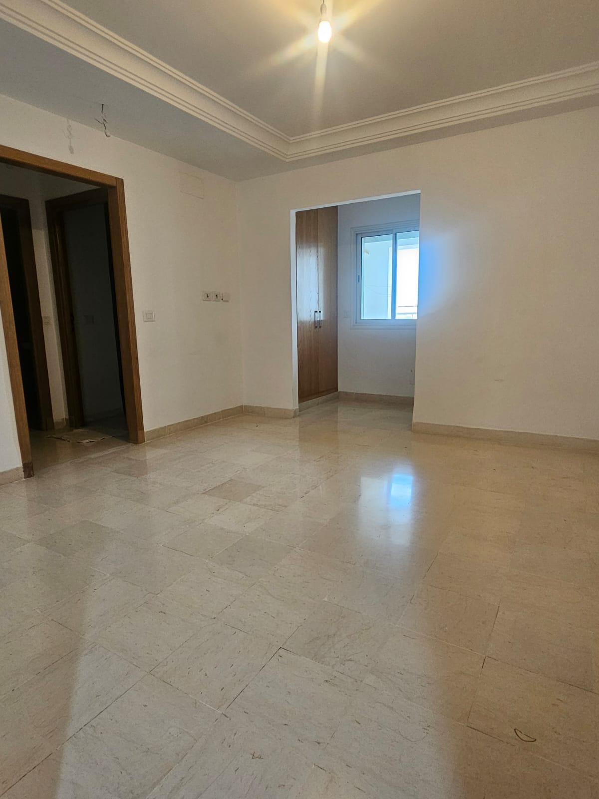 Ain Zaghouan&nbsp;Ain Zaghouan&nbsp;Location&nbsp;Appart. 2 pi�ces&nbsp;S plus un bien orient� � l'aouina