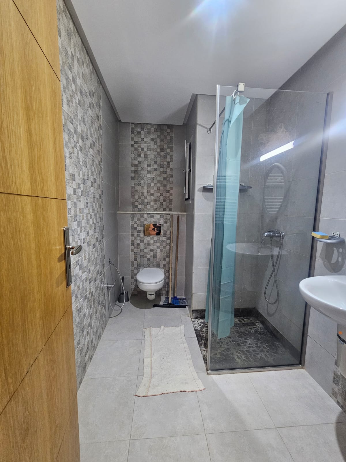 Ain Zaghouan&nbsp;Ain Zaghouan&nbsp;Location&nbsp;Appart. 2 pi�ces&nbsp;S plus un bien orient� � l'aouina