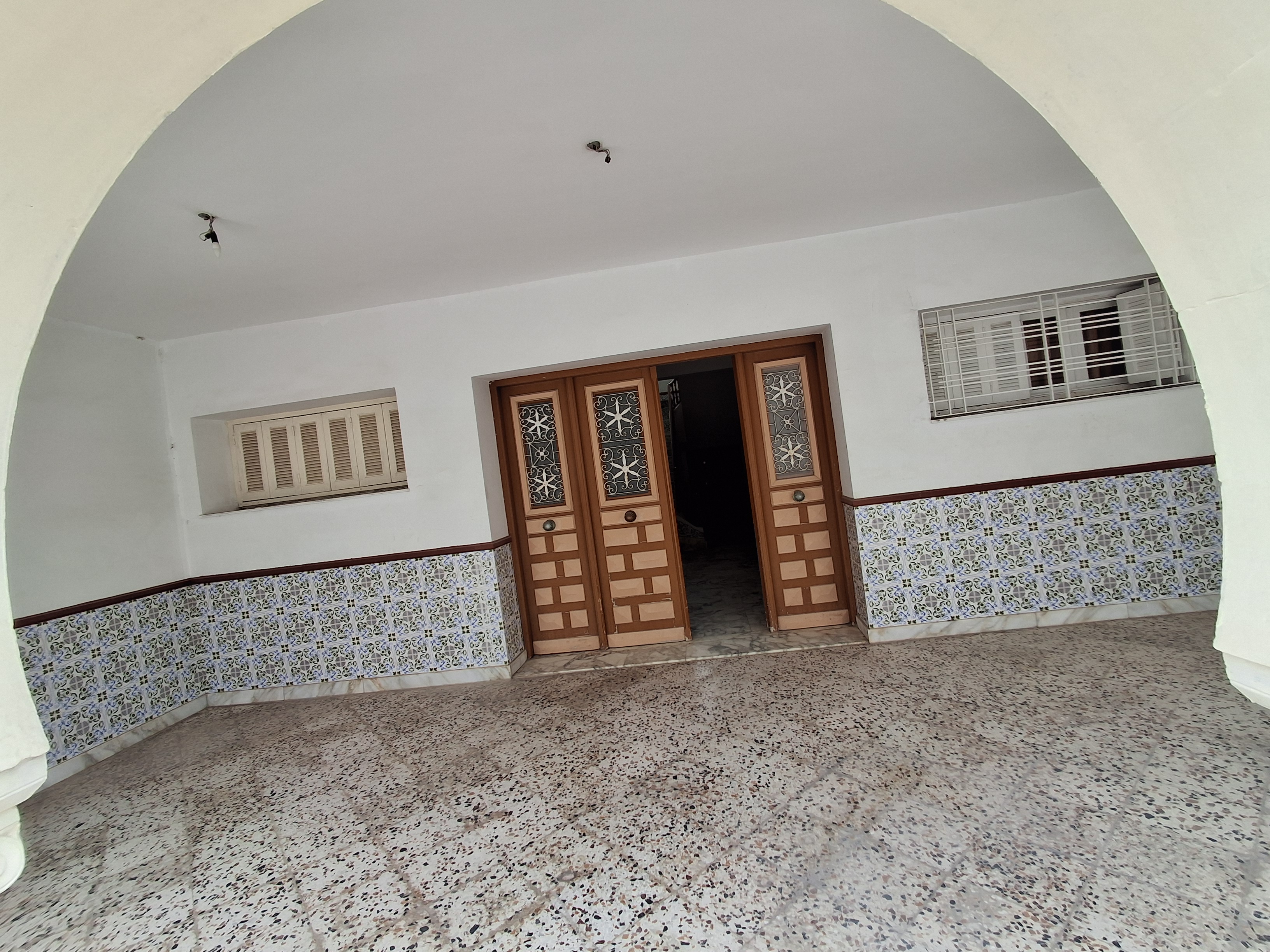 Ariana Ville&nbsp;Riadh Landlous&nbsp;Vente&nbsp;Appart. 5 pi�ces+&nbsp;Riadh andalos ariana etage de villa