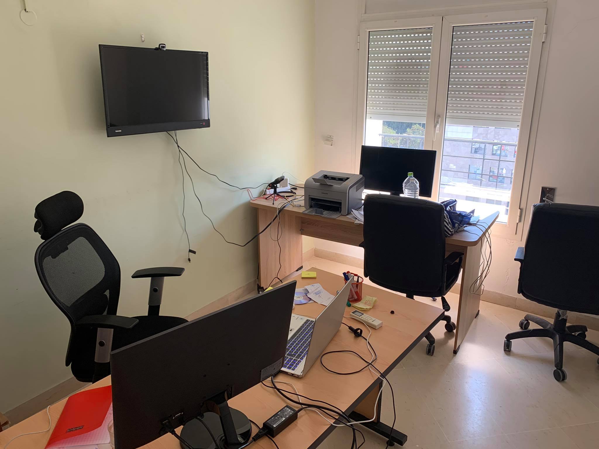 Cite El Khadra&nbsp;Zone urbaine nord&nbsp;Bureaux & Commerces&nbsp;Bureau&nbsp;Bureau 65 m centre urbain nord avec parking