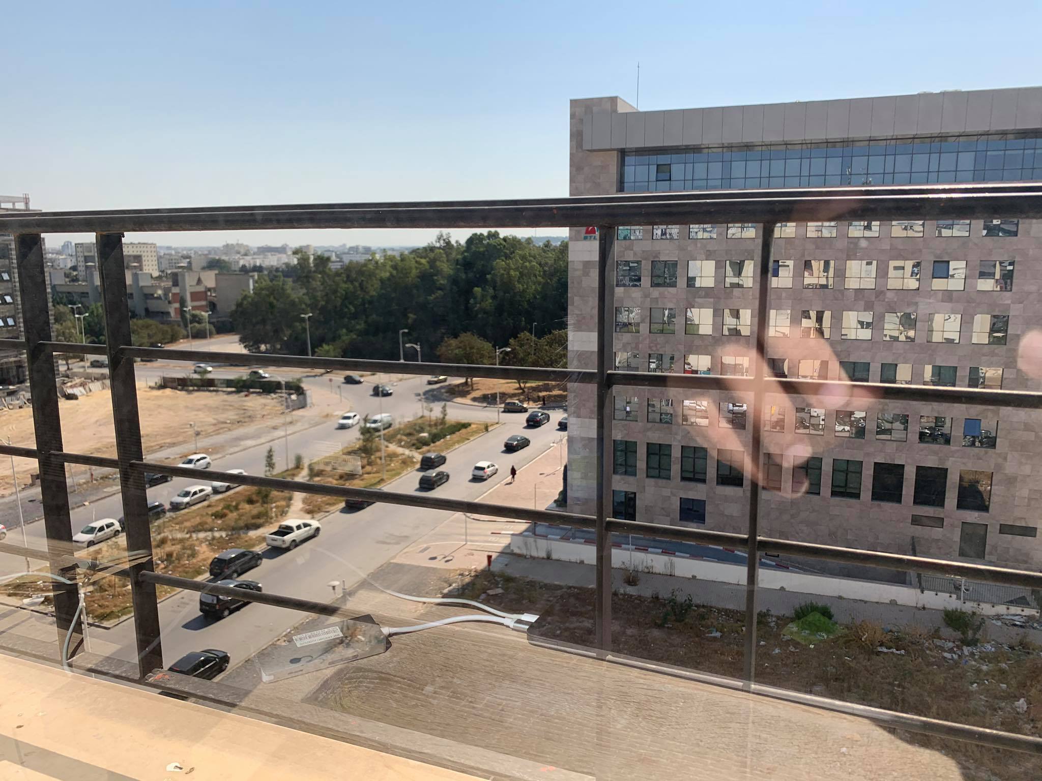 Cite El Khadra&nbsp;Zone urbaine nord&nbsp;Bureaux & Commerces&nbsp;Bureau&nbsp;Bureau 65 m centre urbain nord avec parking