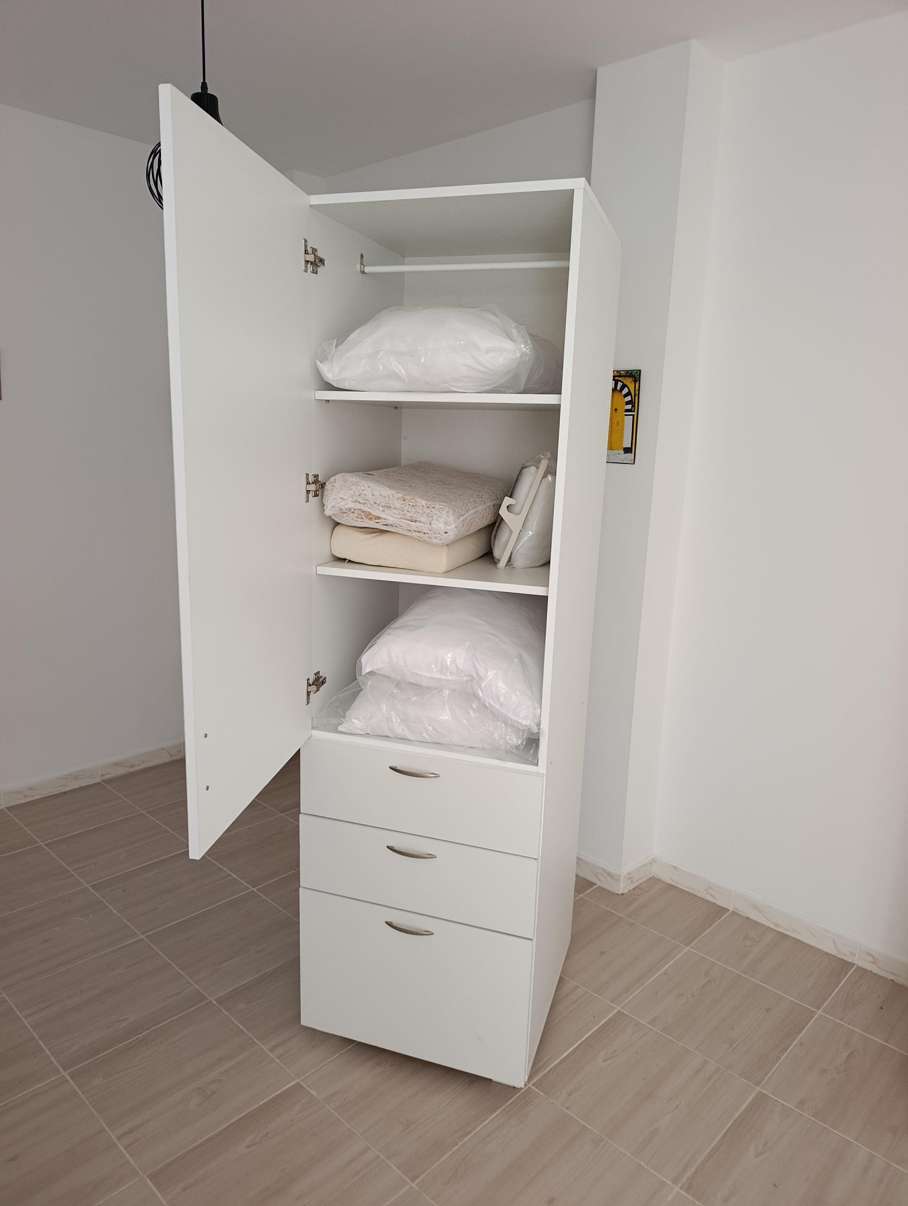 Raoued&nbsp;El Brarja&nbsp;Autres meubles&nbsp;Autres&nbsp;Meuble de rangement avec tiroir