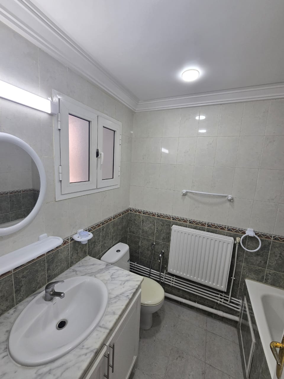 Raoued&nbsp;Cite Ennkhilet&nbsp;Vente&nbsp;Appart. 3 pi�ces&nbsp;Bel appartement avec grande terrasse r�si meriem