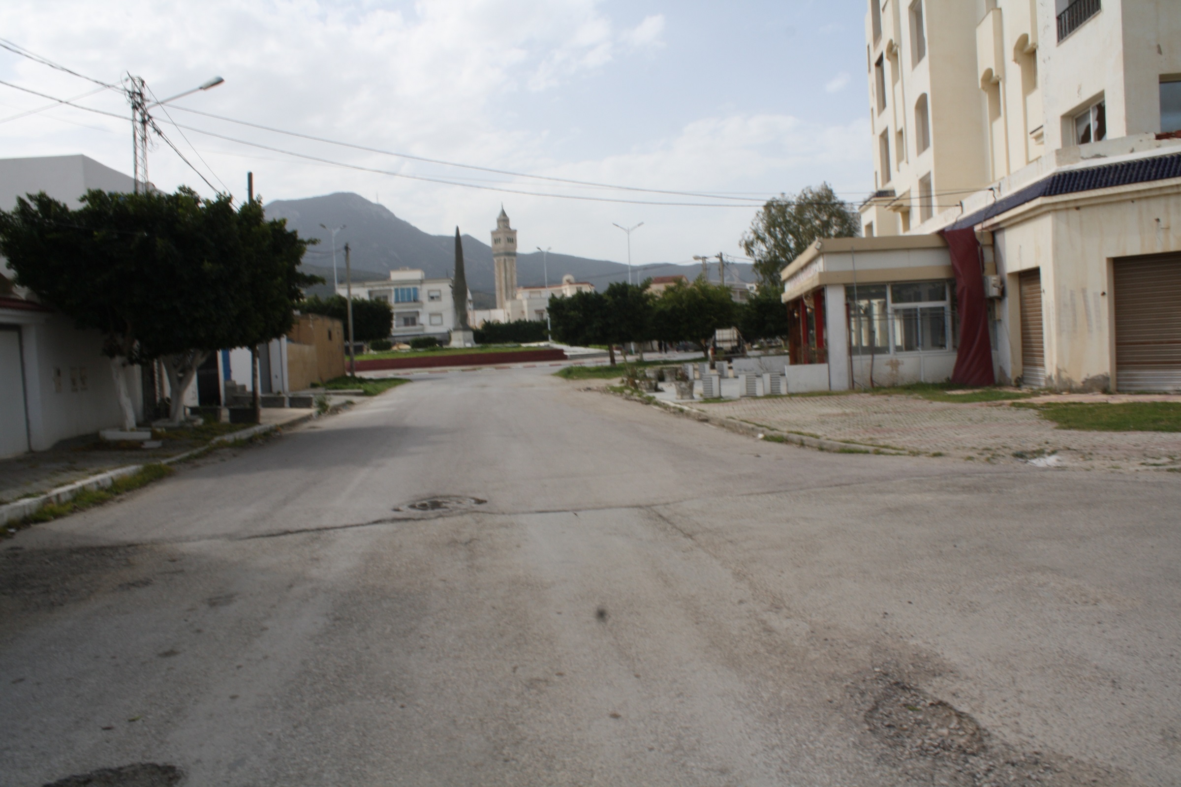 Hammam Chatt&nbsp;Hammam Chatt&nbsp;Terrain&nbsp;Terrain nu&nbsp;Gps terrain  hnia vibilis� avec titre foncier