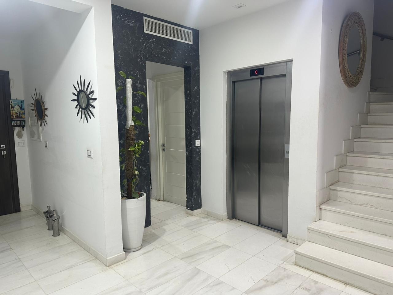 La Marsa&nbsp;Gammart&nbsp;Vente&nbsp;Duplex&nbsp;Triplex  avec ascenseur et piscine a gammarth