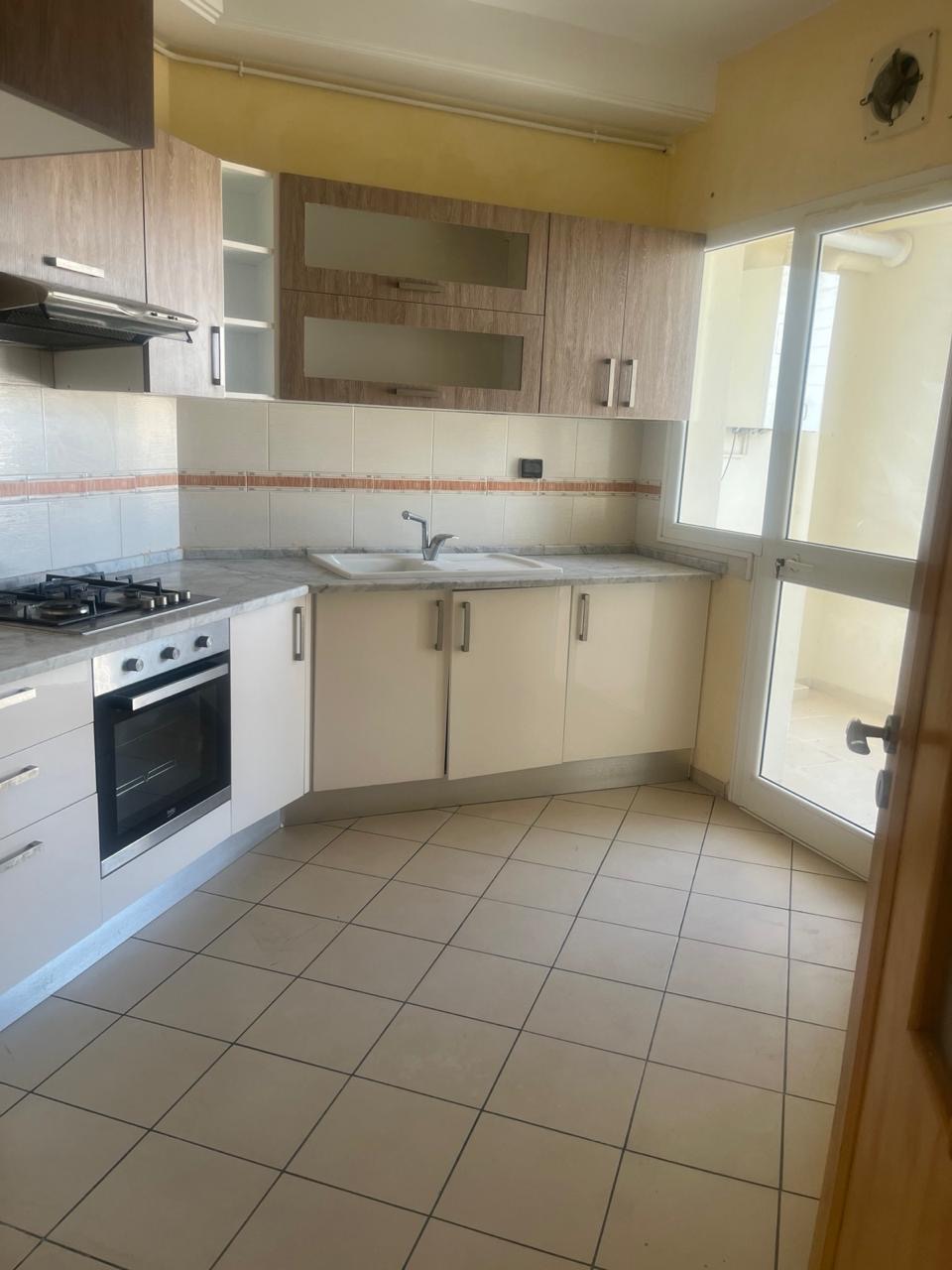La Marsa&nbsp;Cite Mongi Slim&nbsp;Location&nbsp;Appart. 3 pi�ces&nbsp;Bel appartement au 3�me �tage