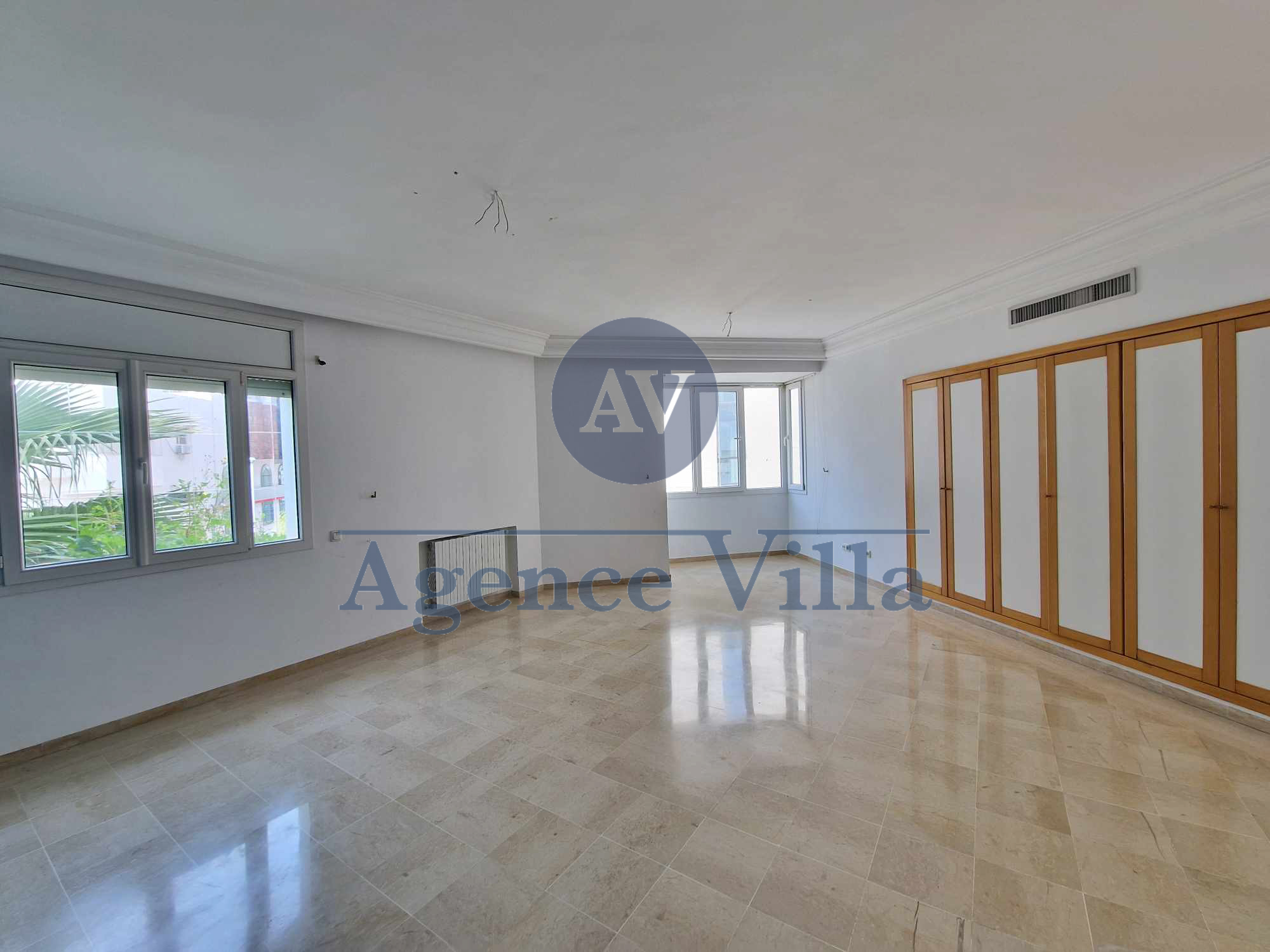 La Marsa&nbsp;Berge Du Lac&nbsp;Bureaux & Commerces&nbsp;Bureau&nbsp;S5 au lac 1