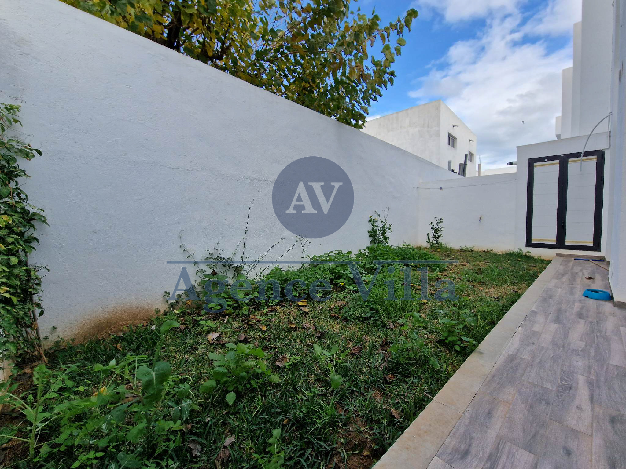 La Soukra&nbsp;La Soukra&nbsp;Location&nbsp;Appart. 4 pi�ces&nbsp;Duplex s3 avec jardin � la soukra