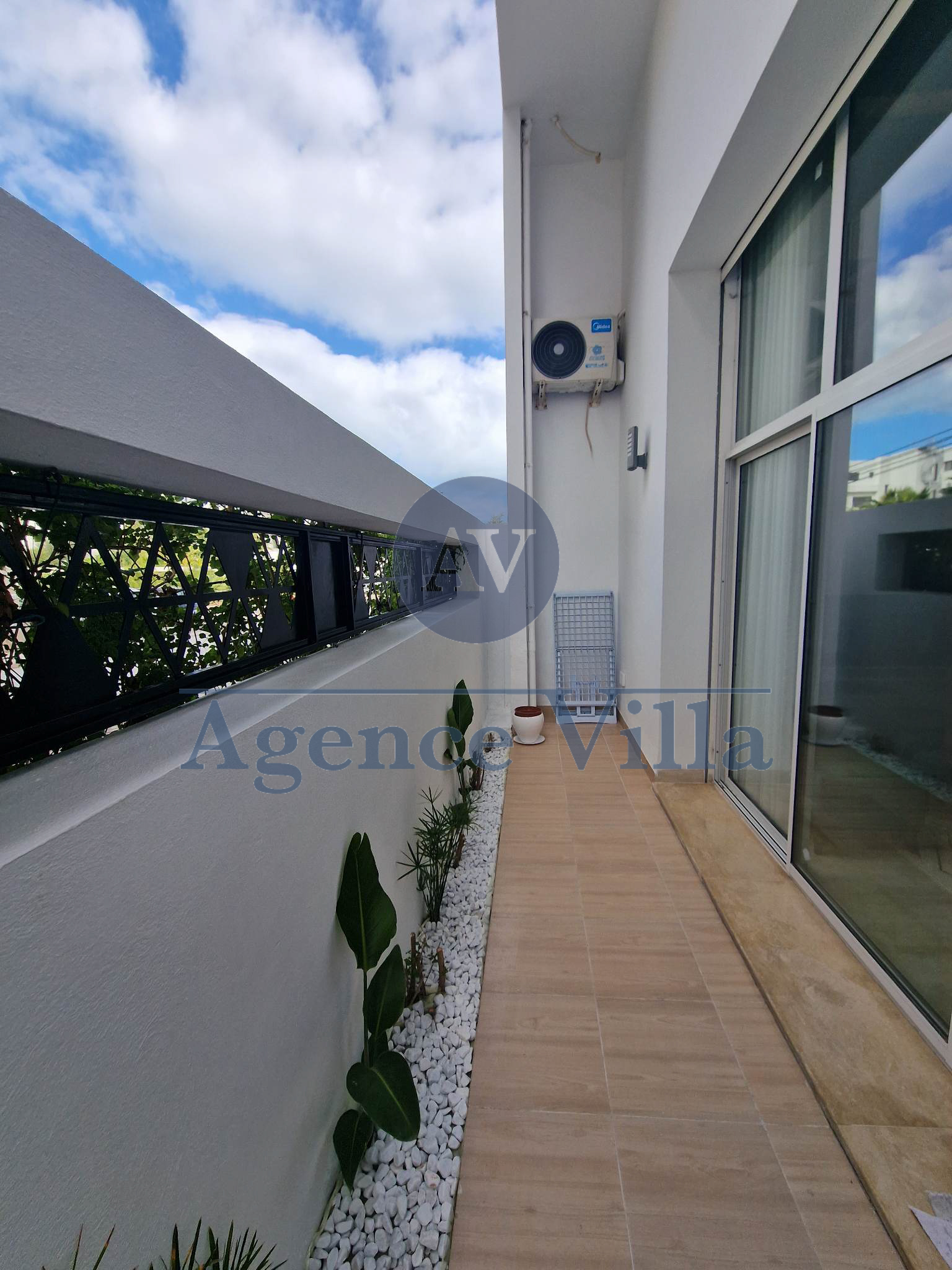 La Marsa&nbsp;Sidi Daoud&nbsp;Location&nbsp;Appart. 4 pi�ces&nbsp;Superbe duplex s3 meubl� � la marsa