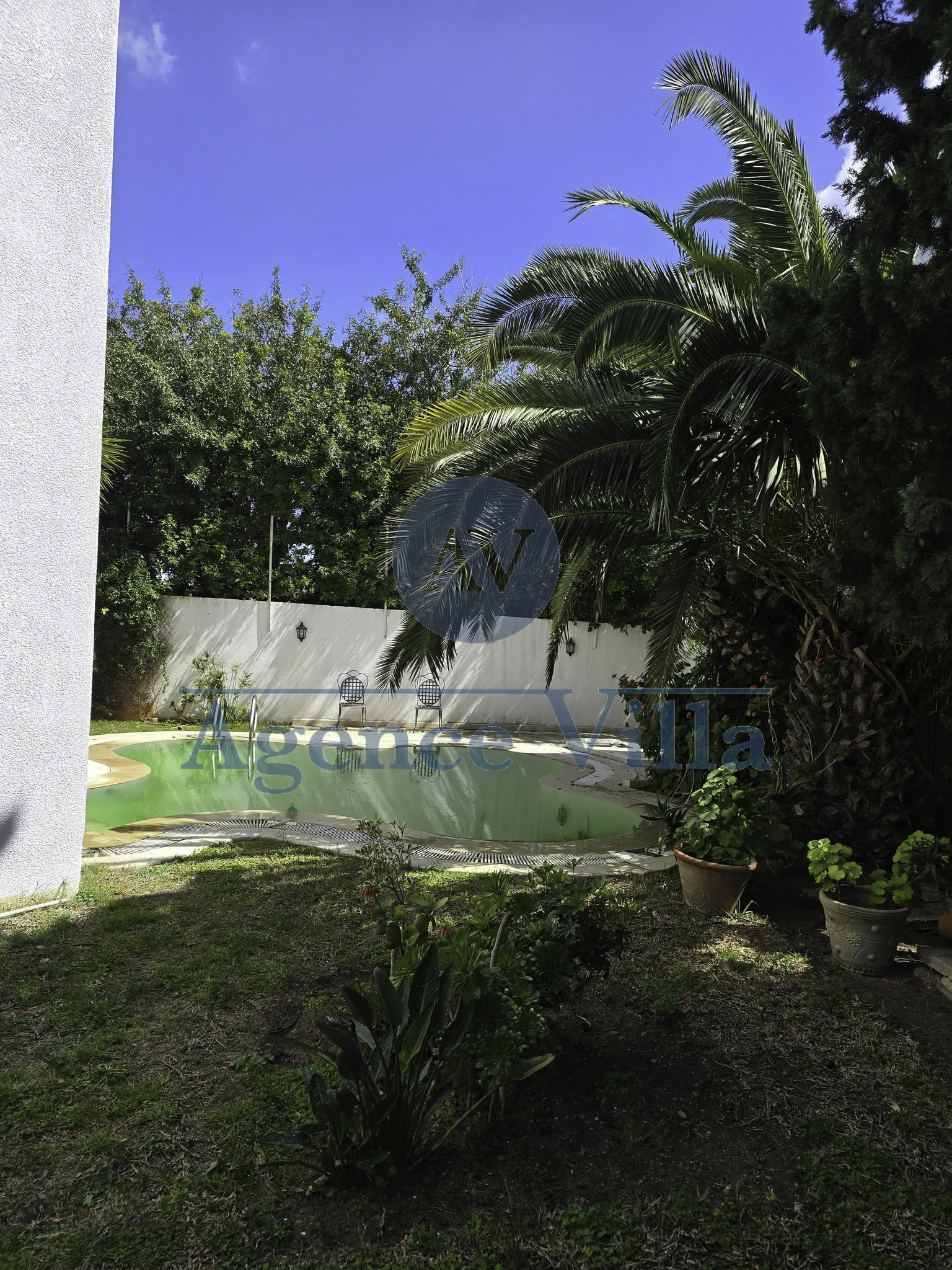 La Marsa&nbsp;Marsa Ennassim&nbsp;Location&nbsp;Appart. 5 pi�ces+&nbsp;Villa s6 avec jardin piscine � la marsa