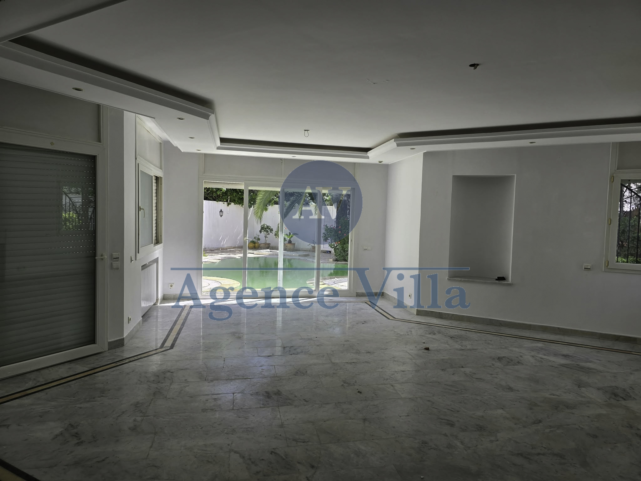 La Marsa&nbsp;Marsa Ennassim&nbsp;Location&nbsp;Appart. 5 pi�ces+&nbsp;Villa s6 avec jardin piscine � la marsa