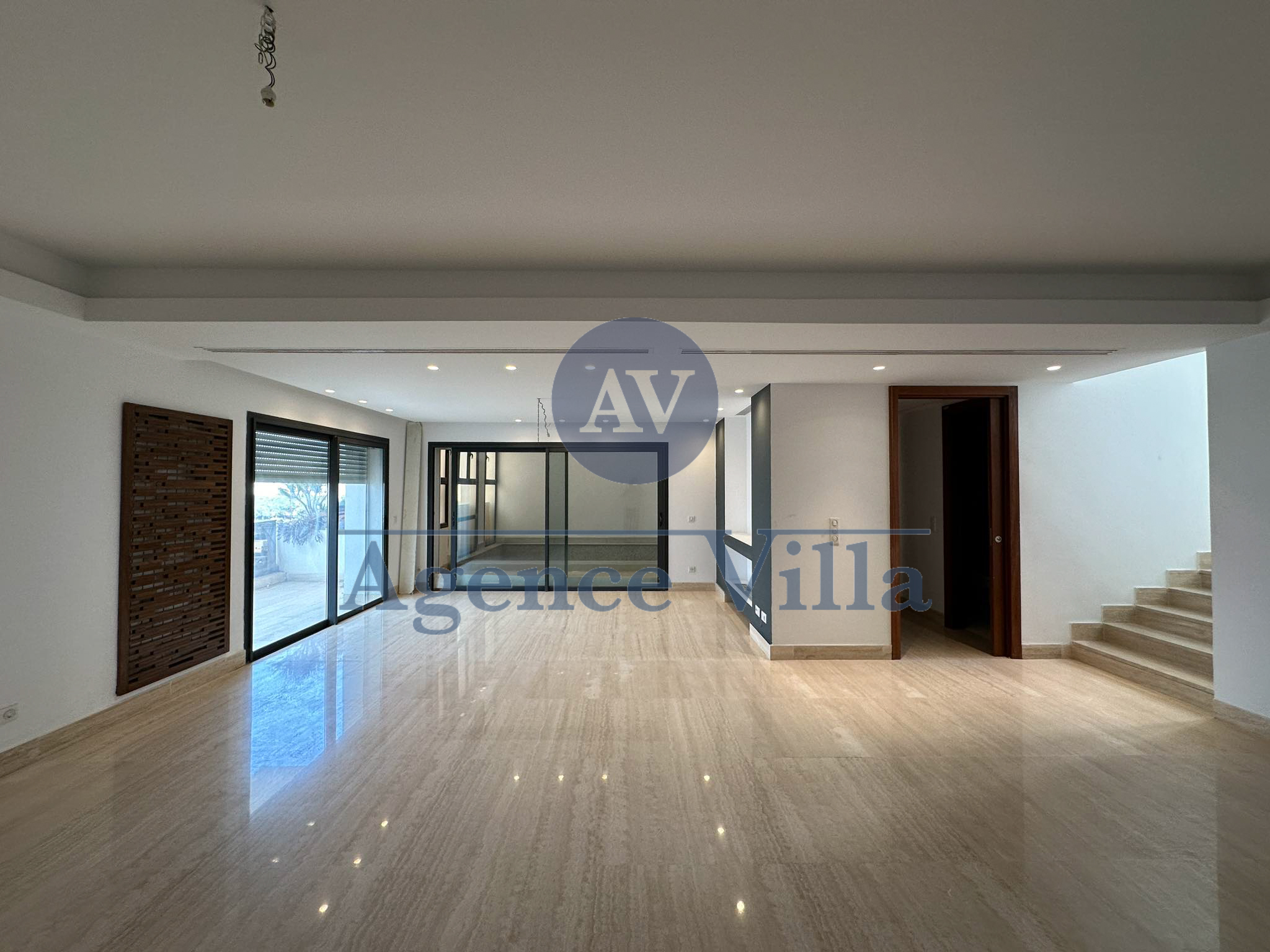 La Marsa&nbsp;Berge Du Lac&nbsp;Location&nbsp;Appart. 5 pi�ces+&nbsp;Duplex s4 haut standing avec piscine au lac 2