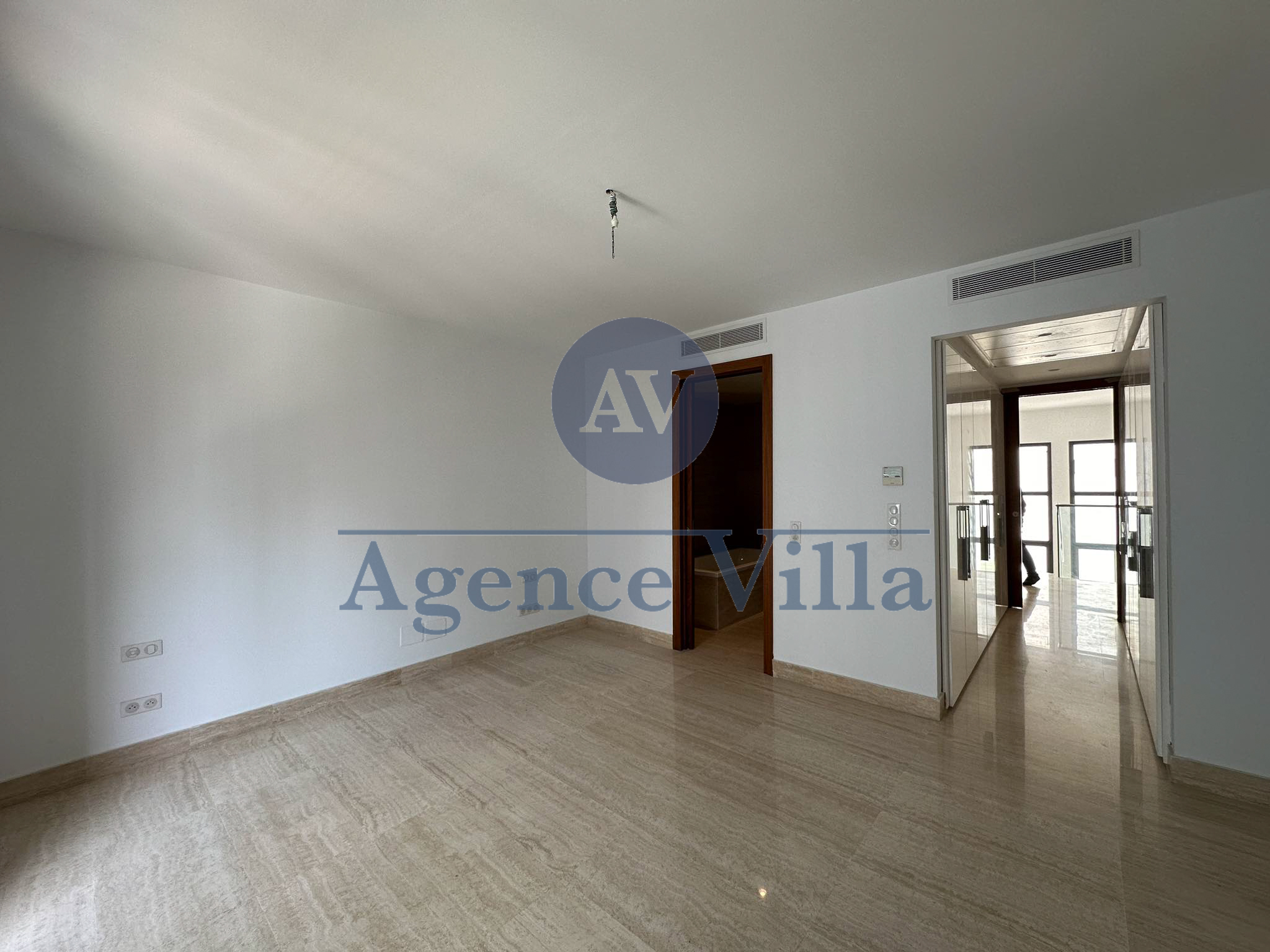 La Marsa&nbsp;Berge Du Lac&nbsp;Location&nbsp;Appart. 5 pi�ces+&nbsp;Duplex s4 haut standing avec piscine au lac 2