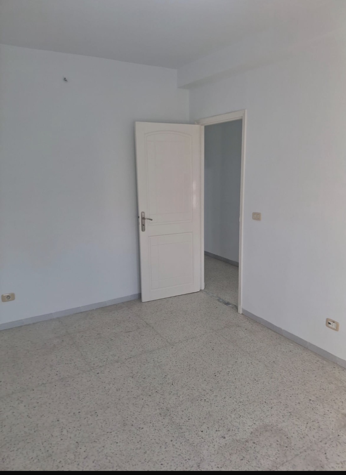 Sfax Ville&nbsp;Sfax El Jadida&nbsp;Location&nbsp;Appart. 3 pi�ces&nbsp;Bureau ou cabinet medical
