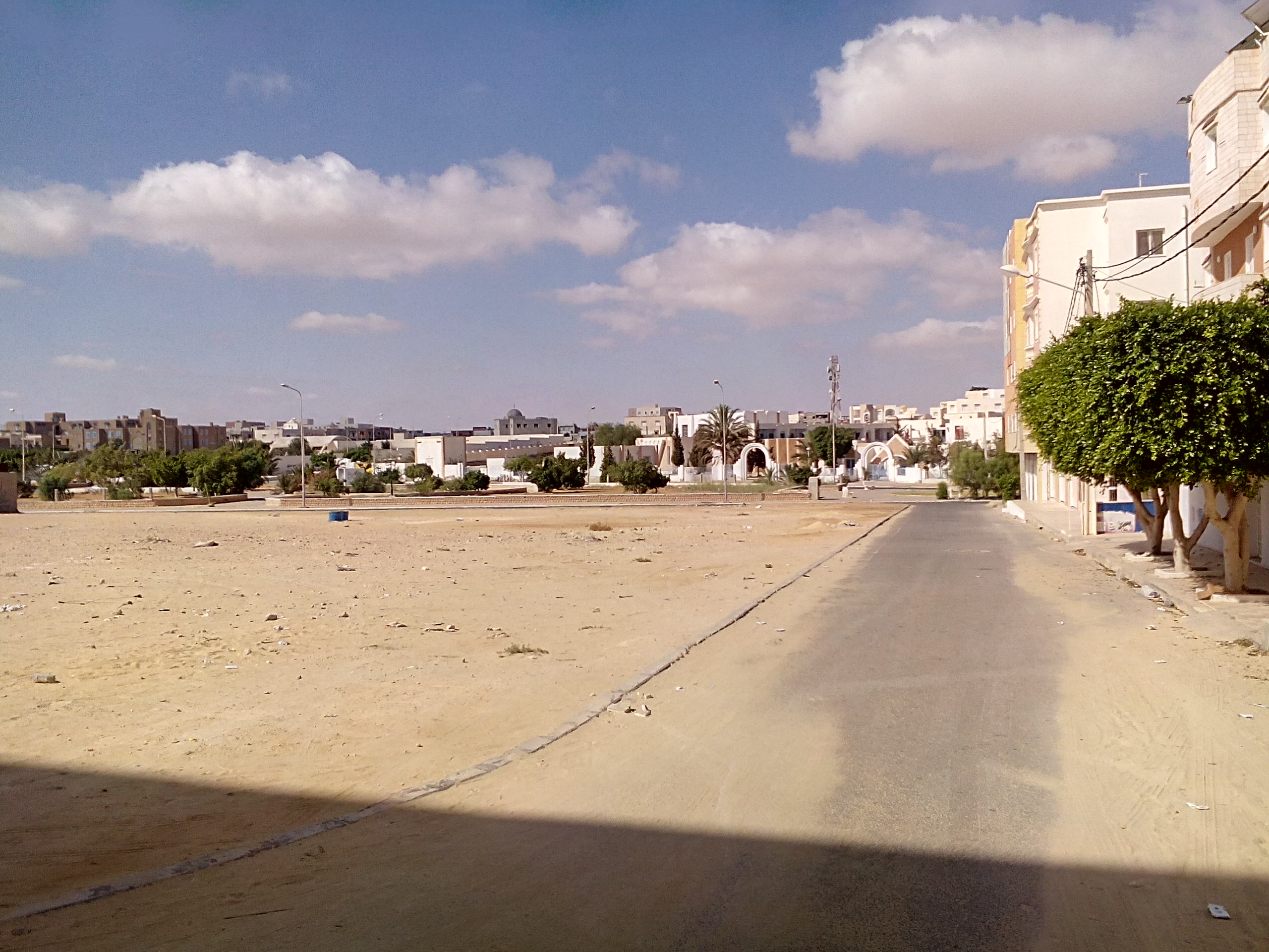 Gabes Sud&nbsp;Sidi Boulbaba&nbsp;Terrain&nbsp;Terrain nu&nbsp;En plein centre campus universitaire
